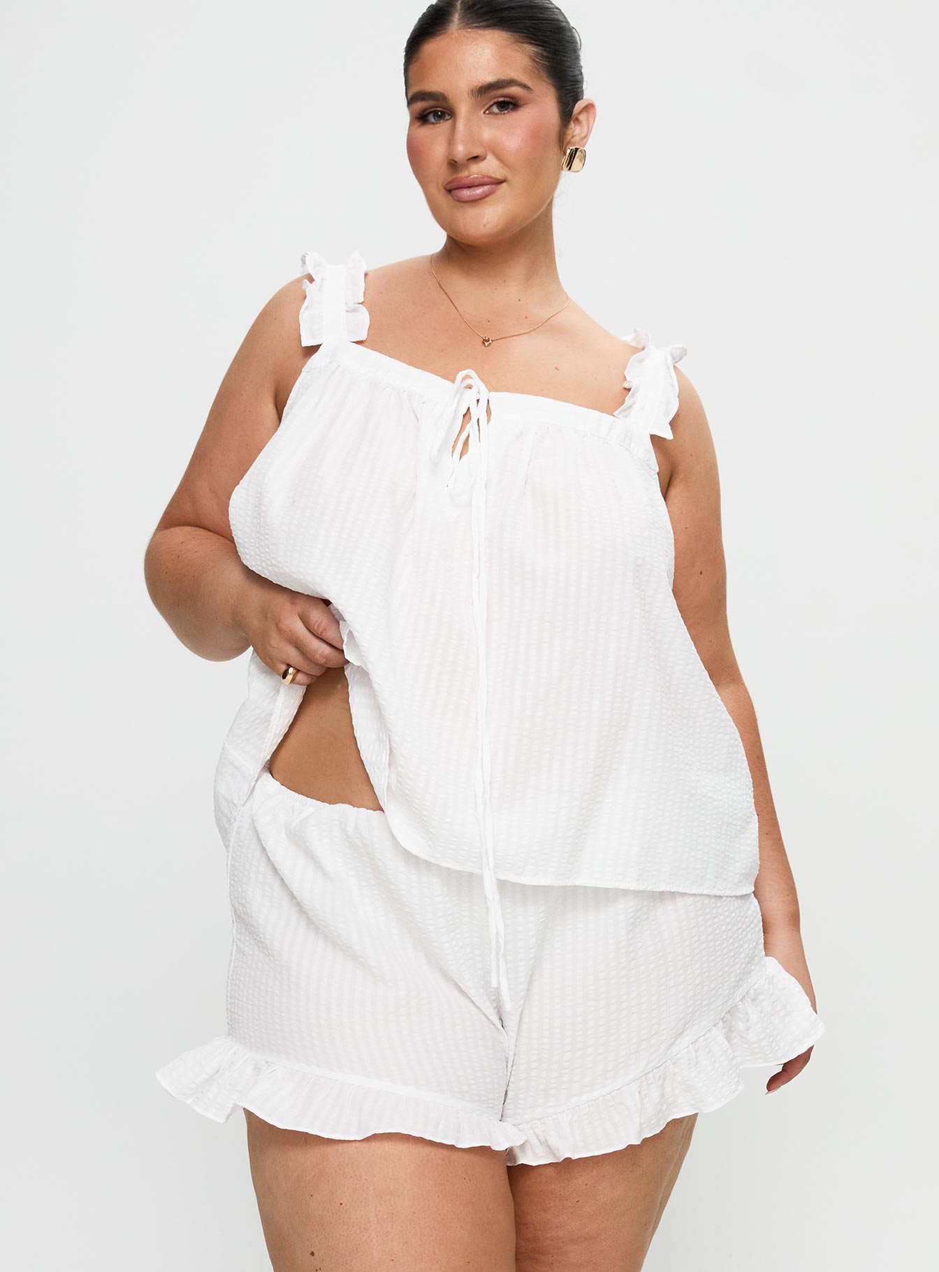 Alternative view of Santabelle Frill Shorts White Curve