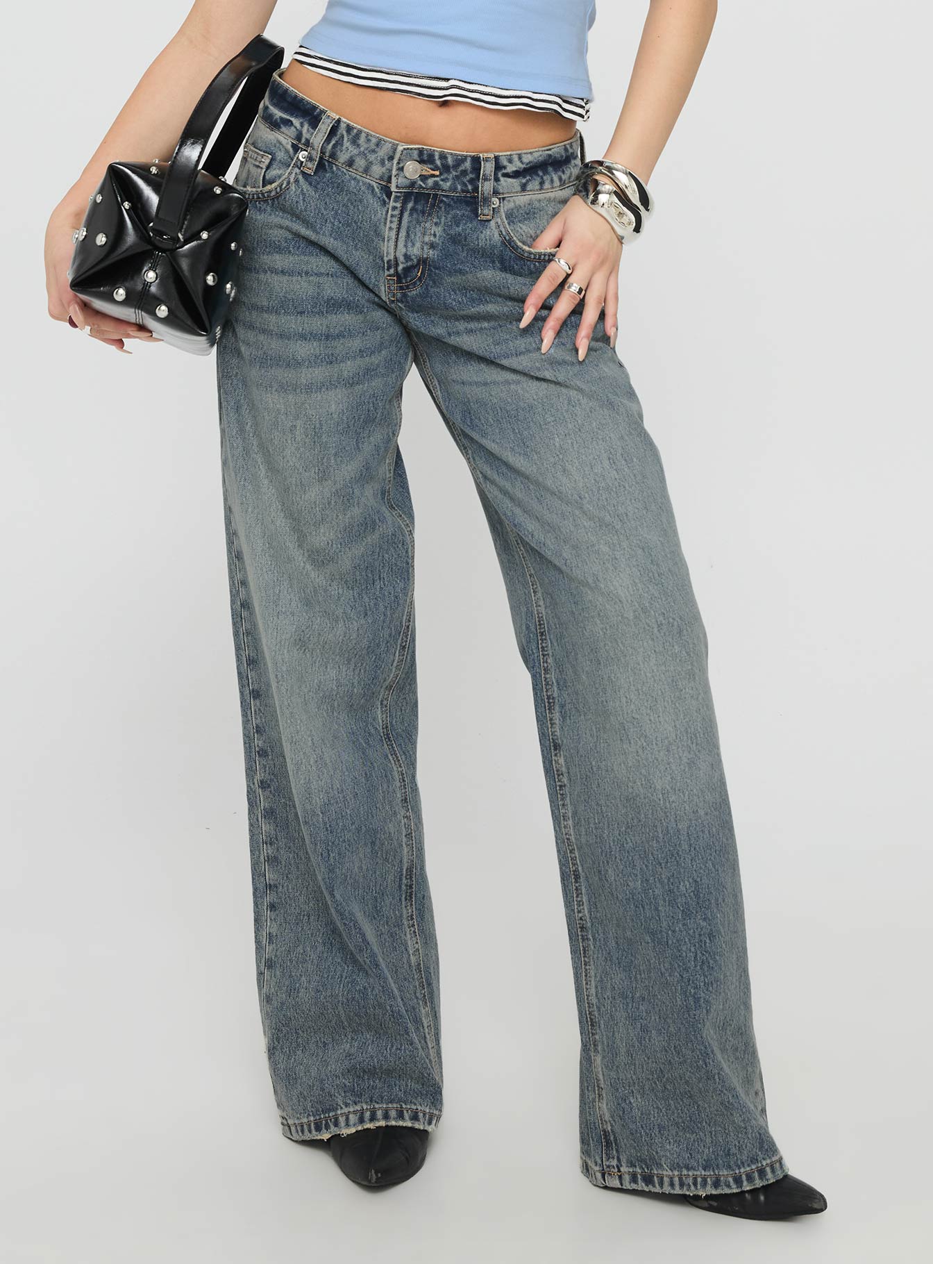 Alternative view of Zaralyn Low Rise Wide Leg Jeans Mid Blue Wash