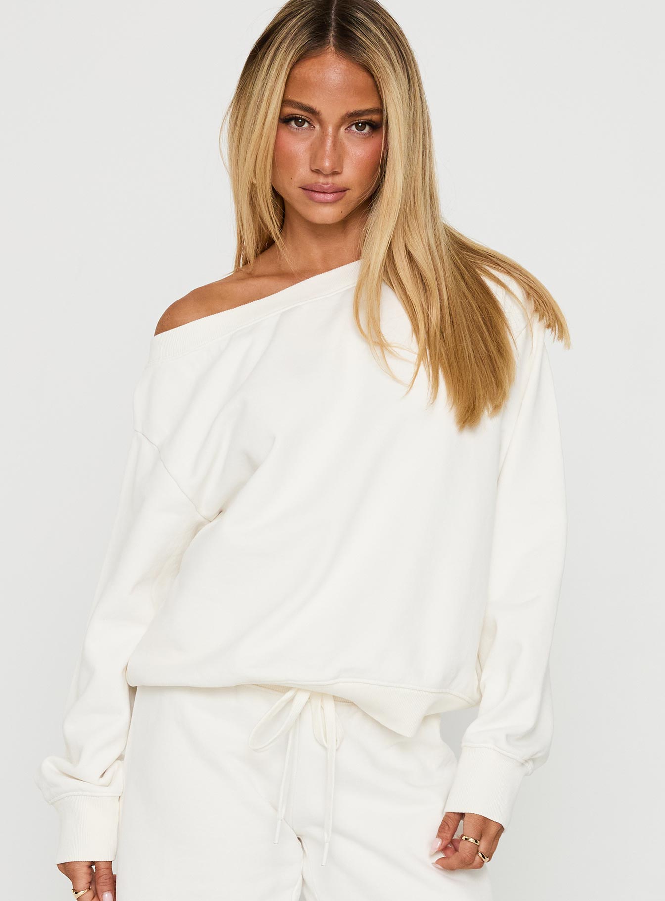 Wellness Off The Shoulder Jumper Washed White - Image 2