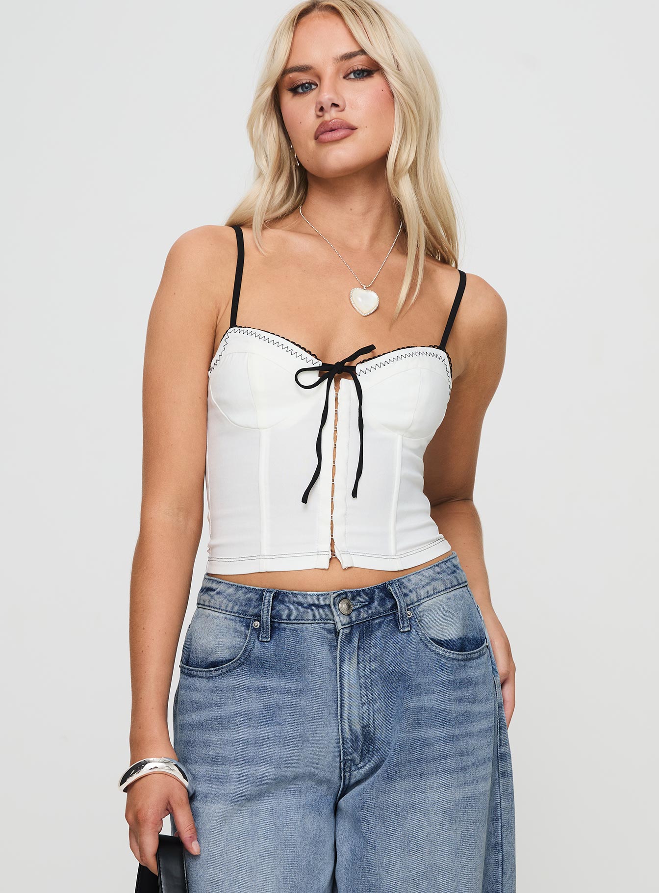 Alternative view of Severas Top White