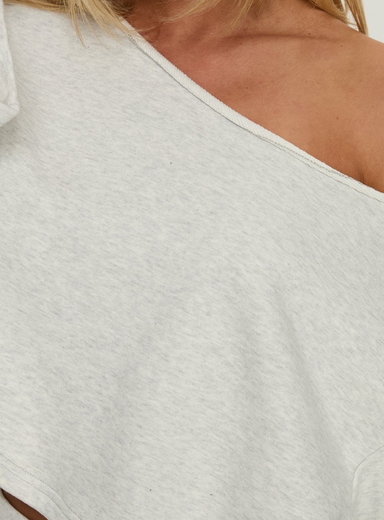 Retreat Raw Edge Off Shoulder Jumper Snow Marle - Image 6