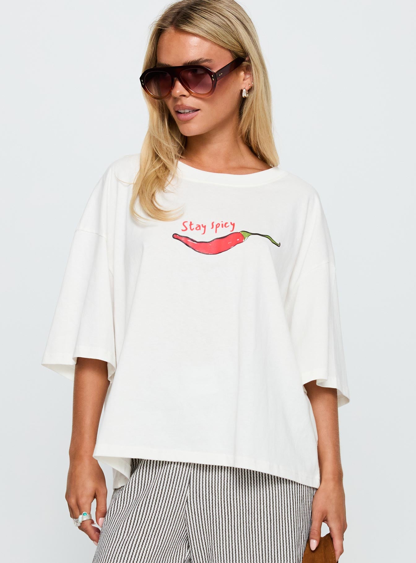 Alternative view of Stay Spicy Graphic Top White
