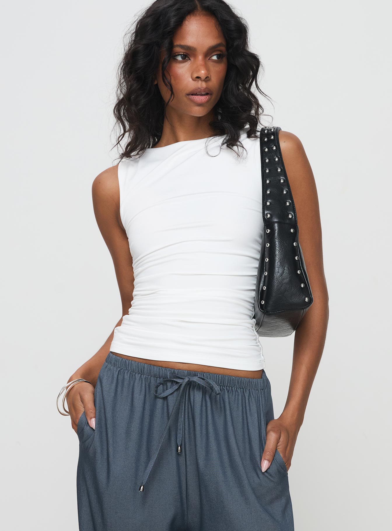 Alternative view of Solani Top White