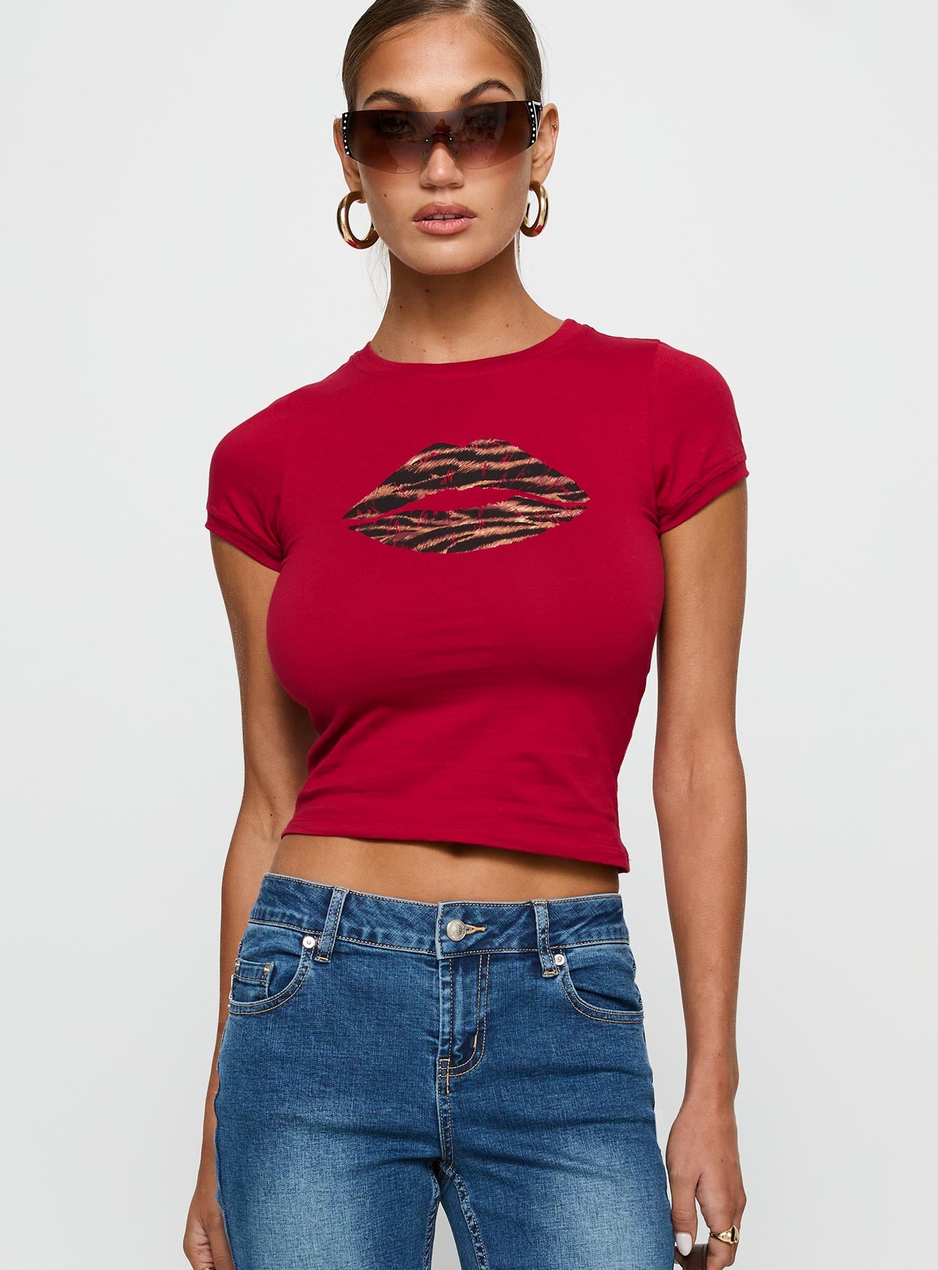 Alternative view of Sutin Tee Red
