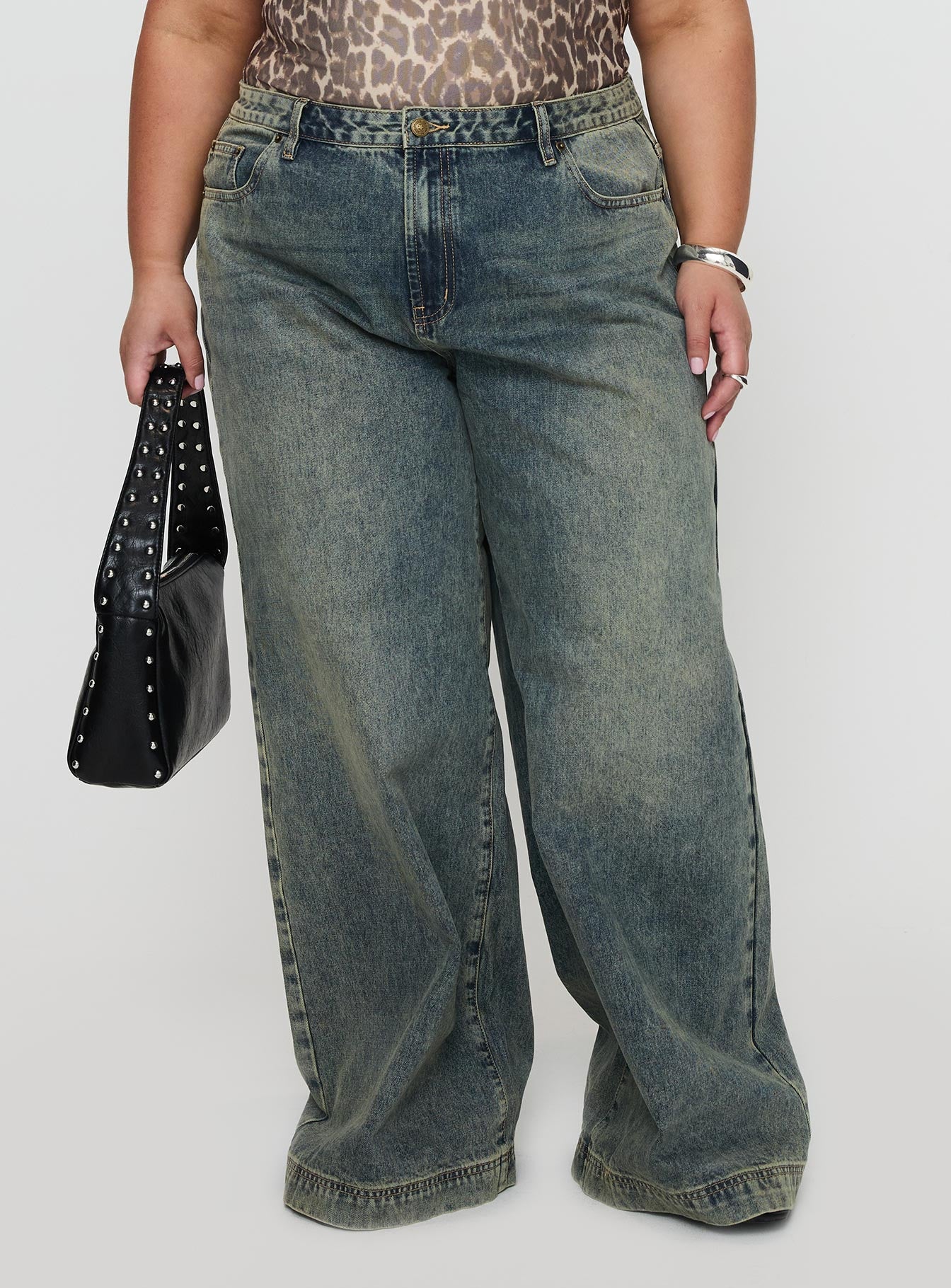 Alternative view of Ribbon Stamp Low Rise Wide Leg Jeans Antique Wash Curve