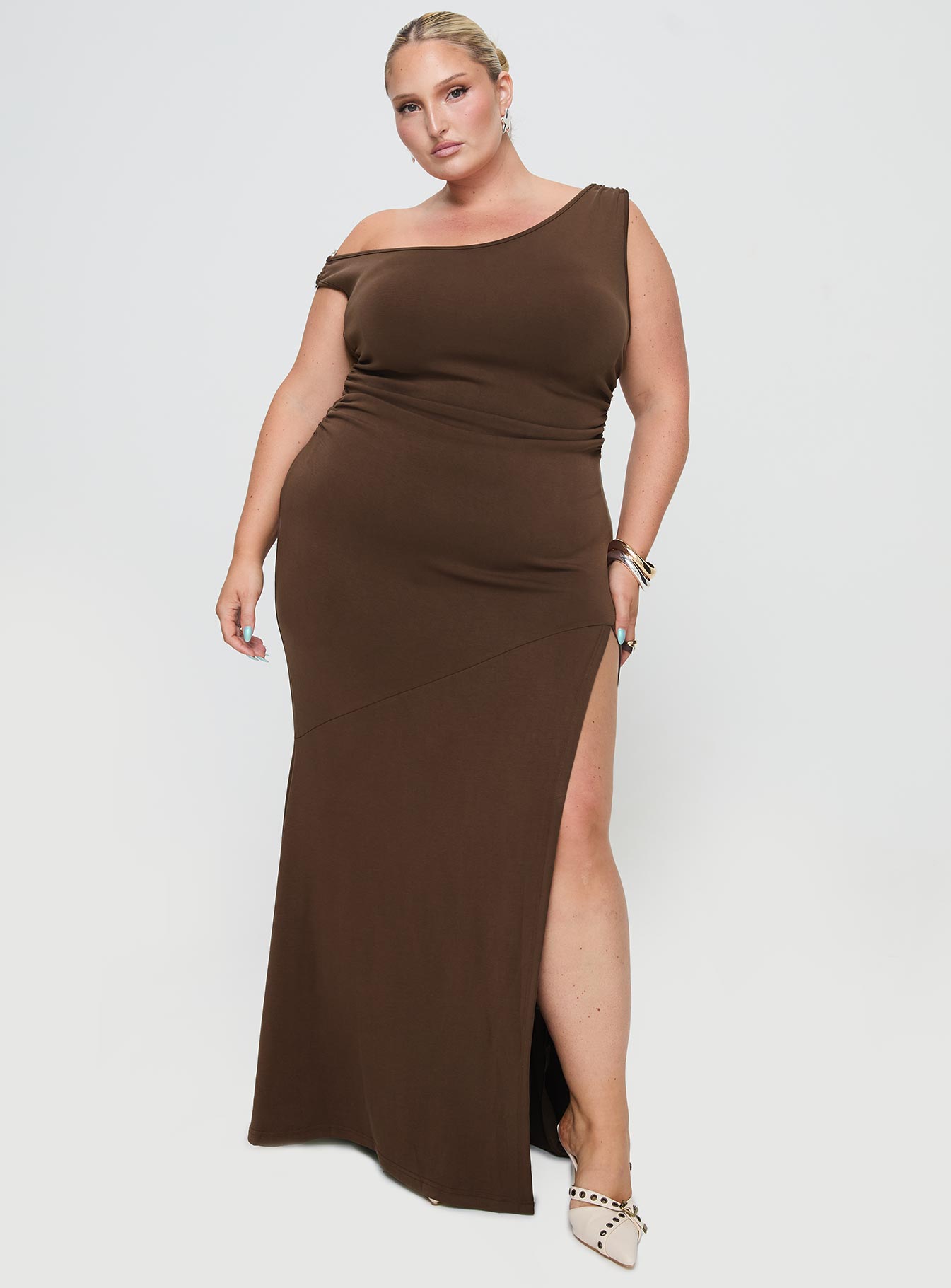 Alternative view of Rios One Shoulder Maxi Dress Brown Curve