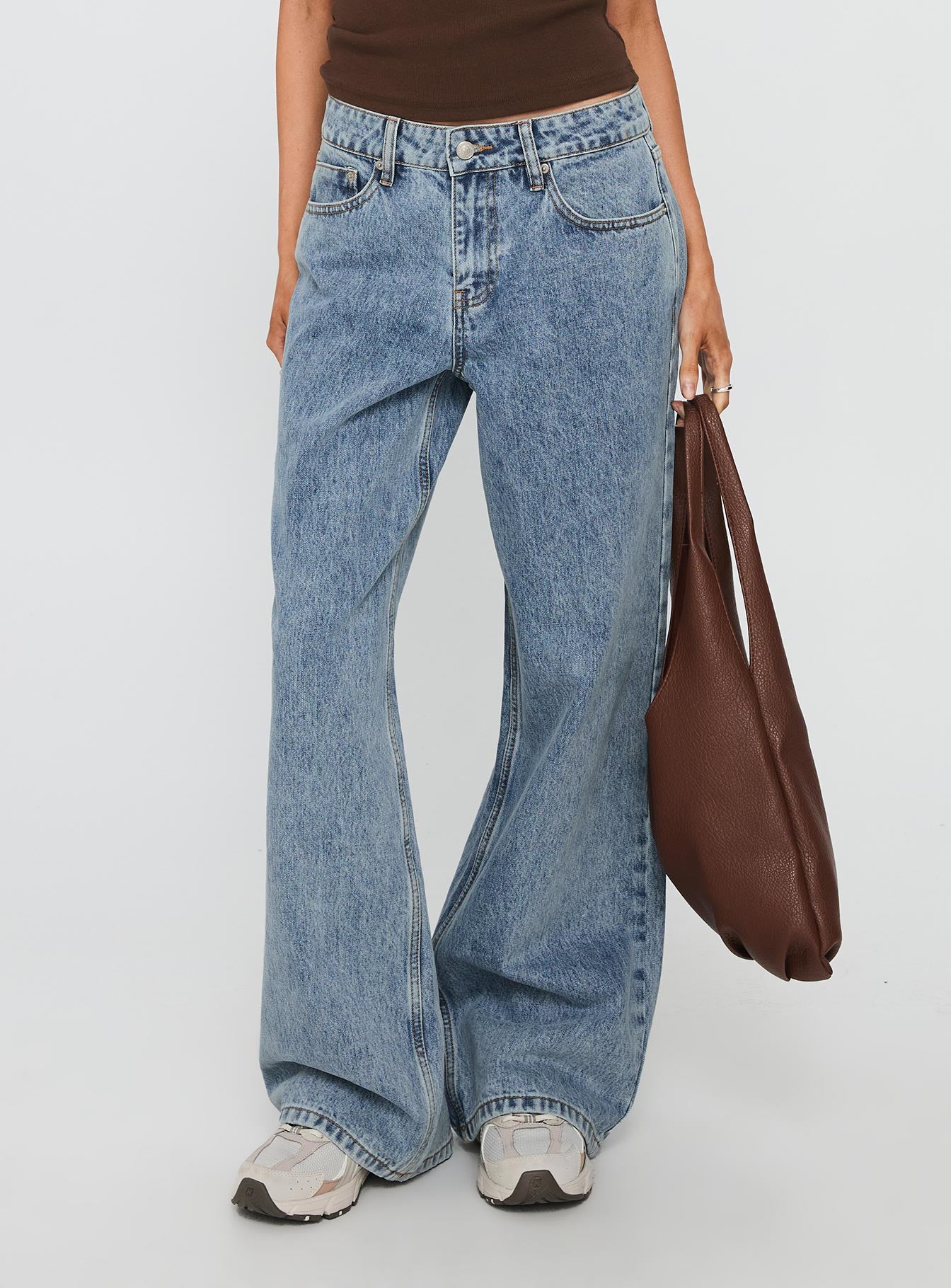 Alternative view of Shima Low Rise Straight Leg Jeans Light Wash