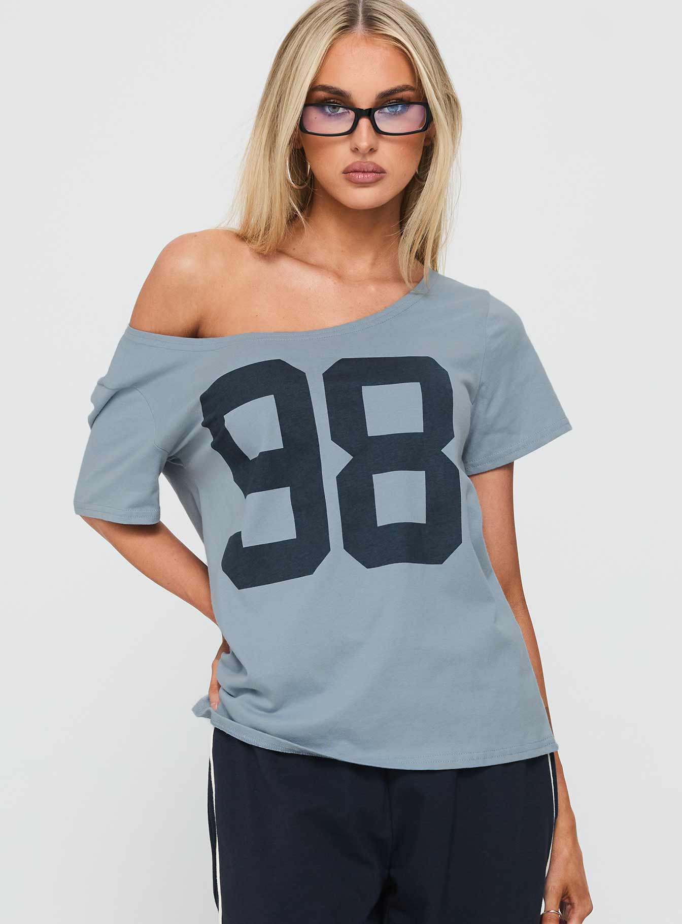 Alternative view of Stayback Wide Neck Graphic Top Blue