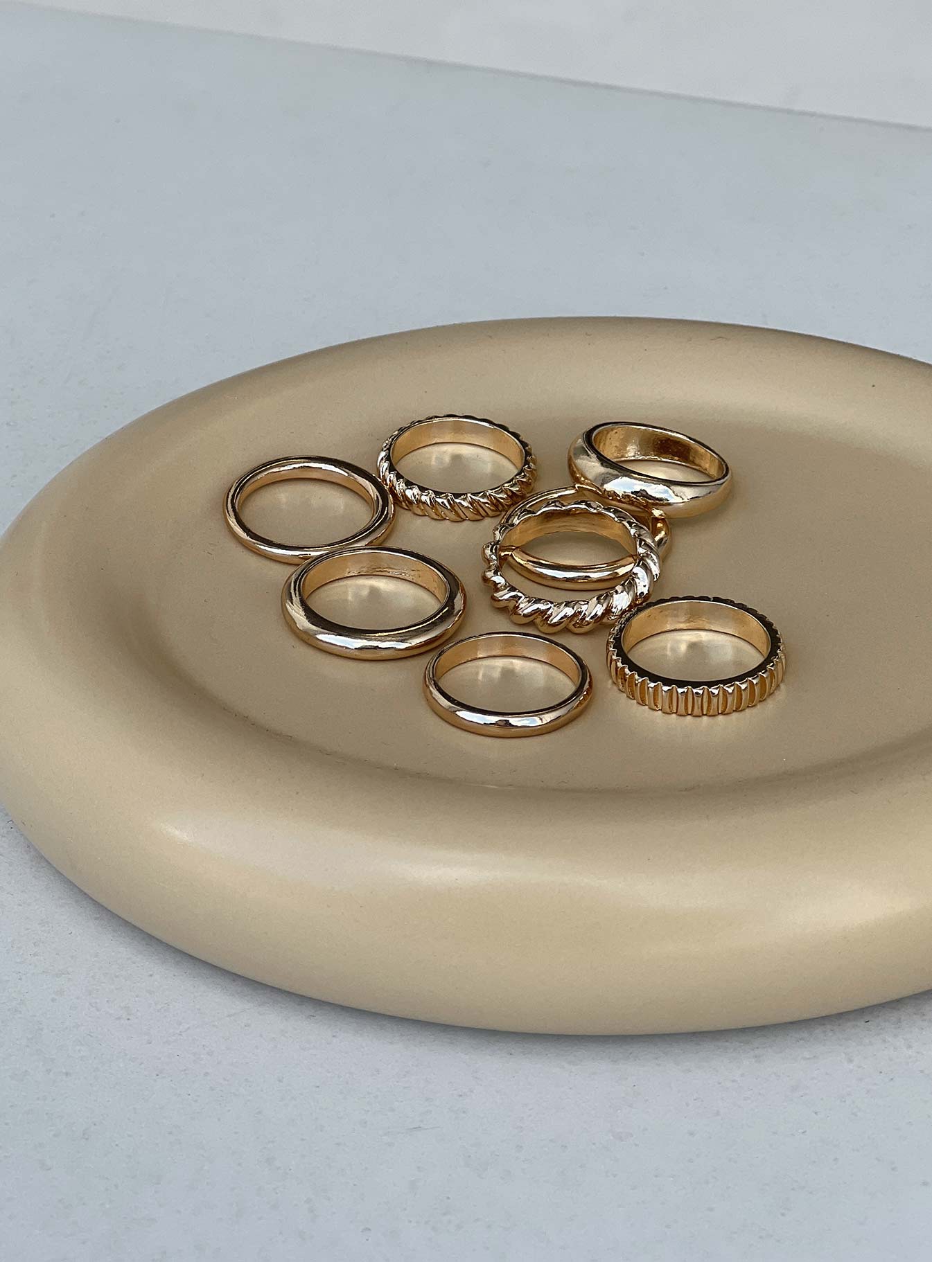 Alternative view of Strait Ring Pack Gold