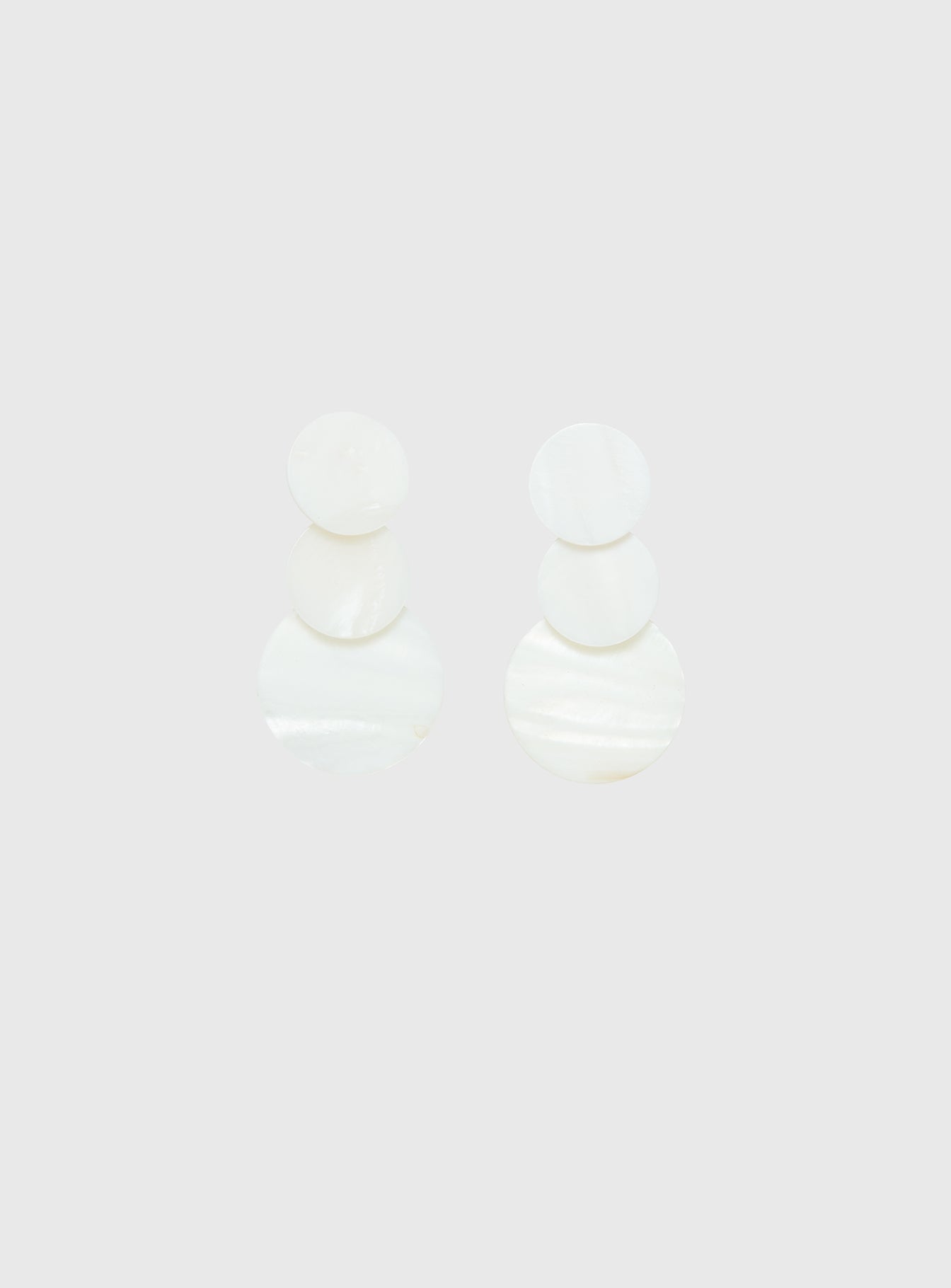 Alternative view of Terza Shell Tiered Earrings White