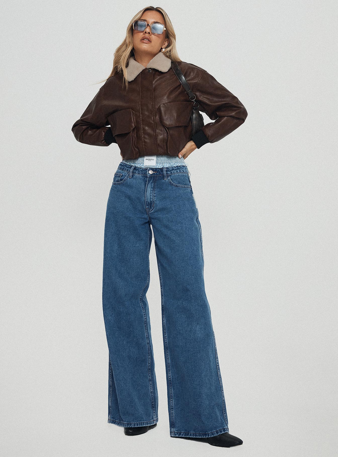 Alternative view of Ramos Low Rise Wide Leg Jeans Mid Blue Wash