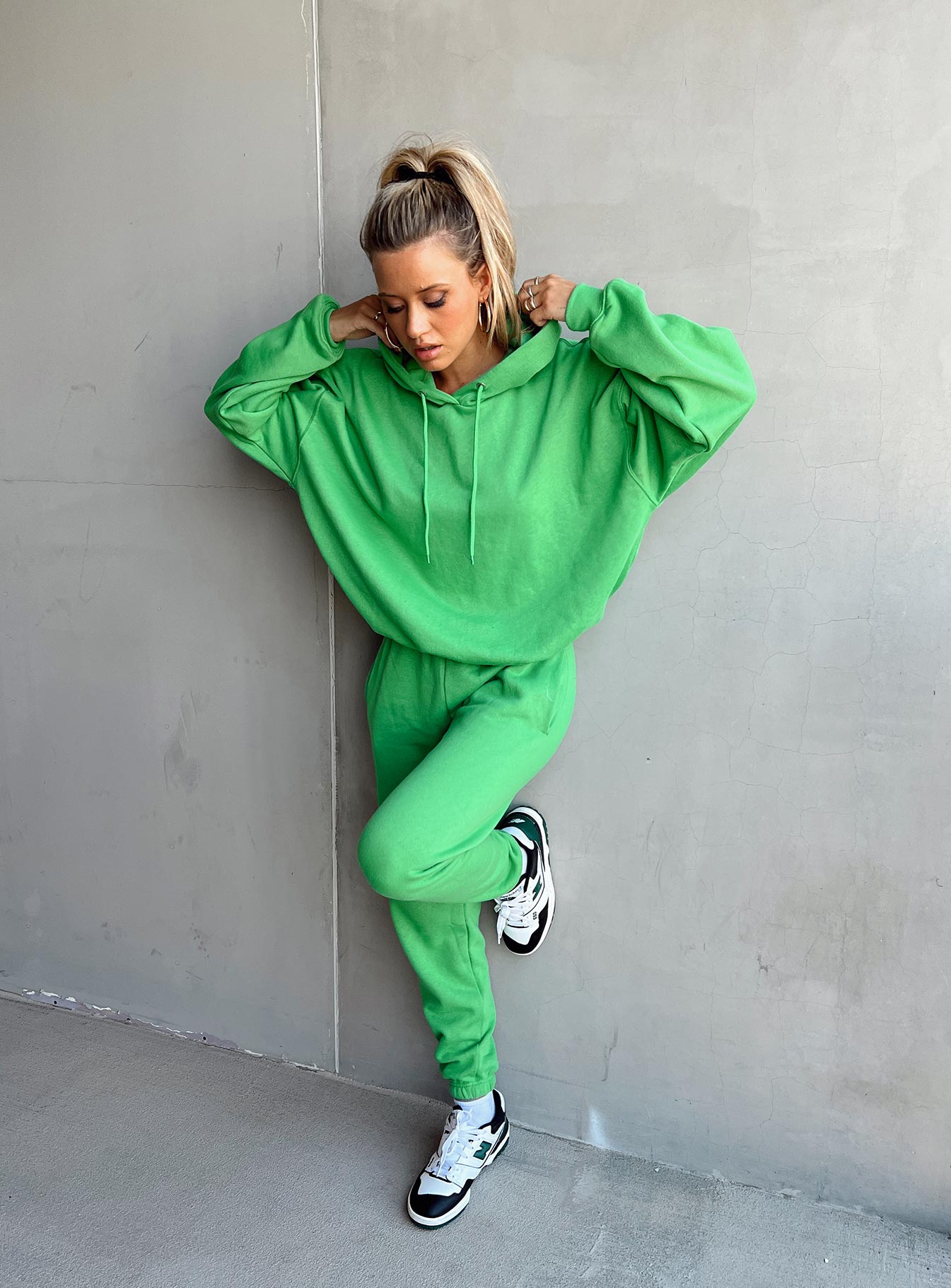 Ritu Oversized Hoodie Green - Image 2