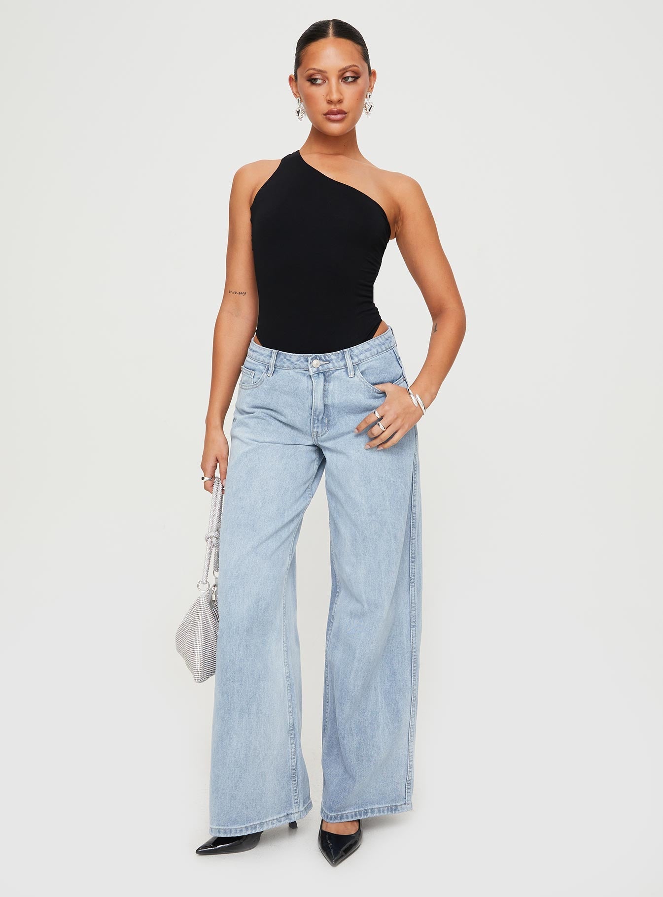 Ramos Low Rise Wide Leg Jeans Light Blue Wash Petite - Image 3