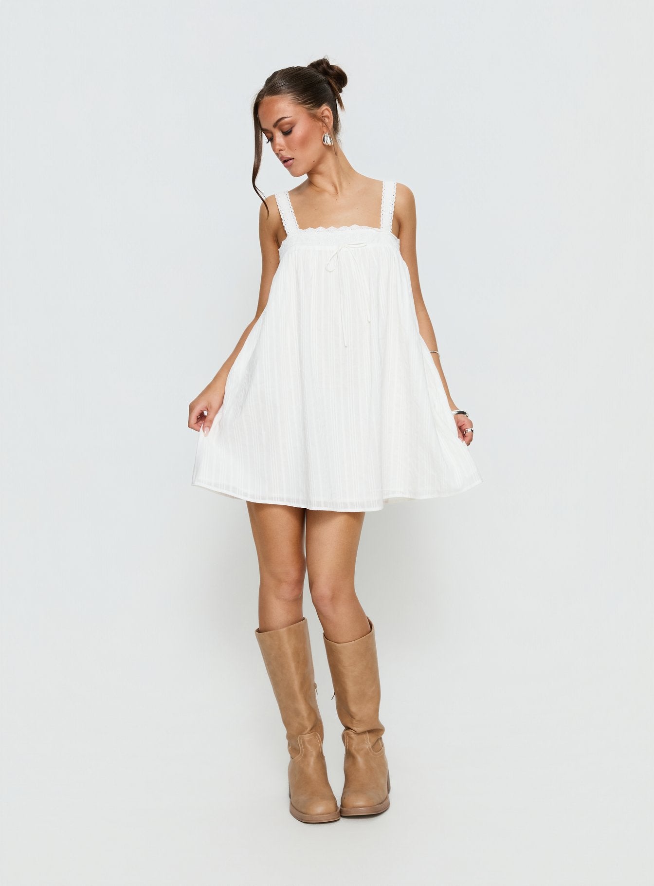 Reason To Stay Lace Trim Floaty Mini Dress White - Image 3