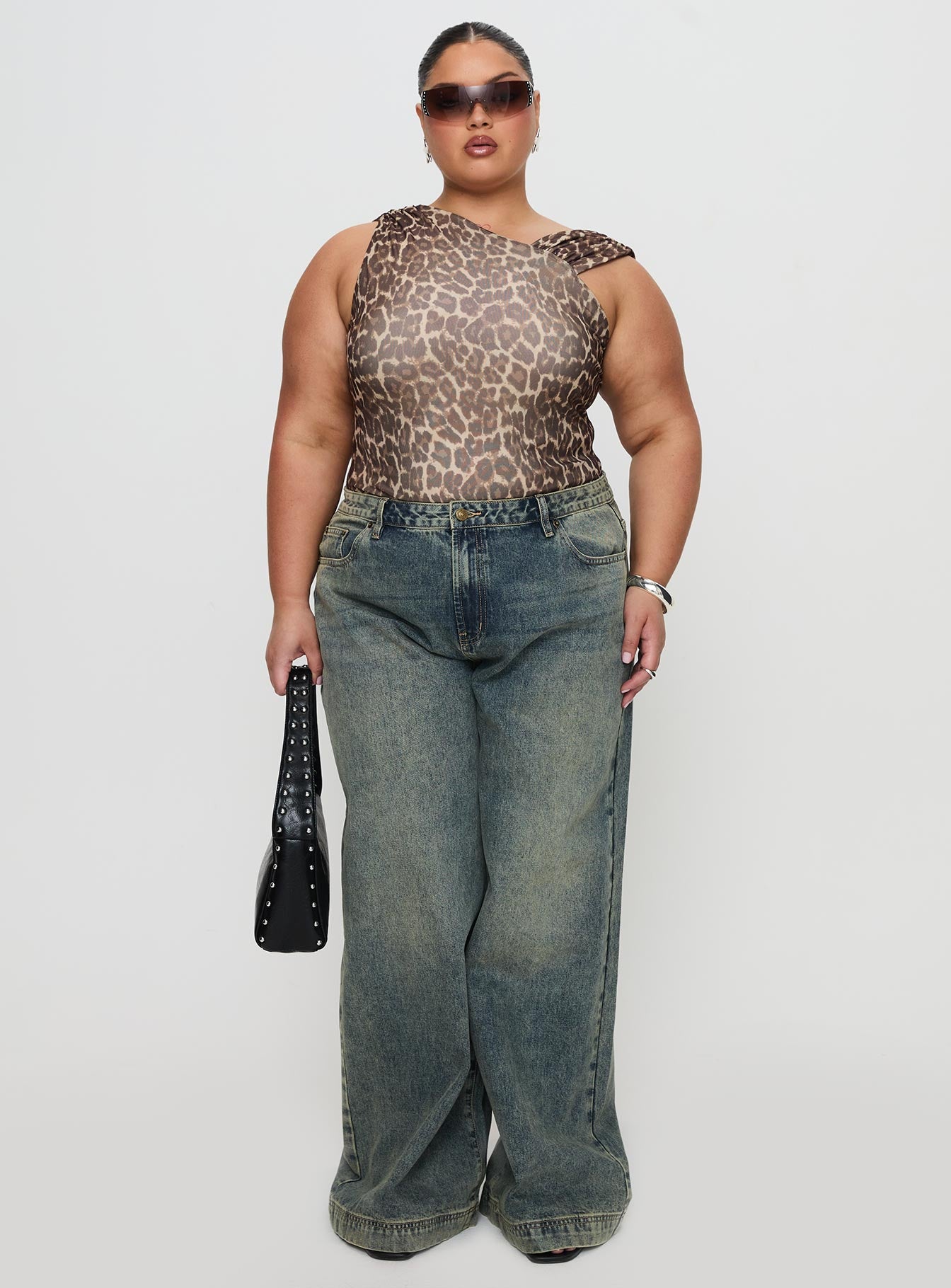 Ribbon Stamp Low Rise Wide Leg Jeans Antique Wash Curve - Image 3