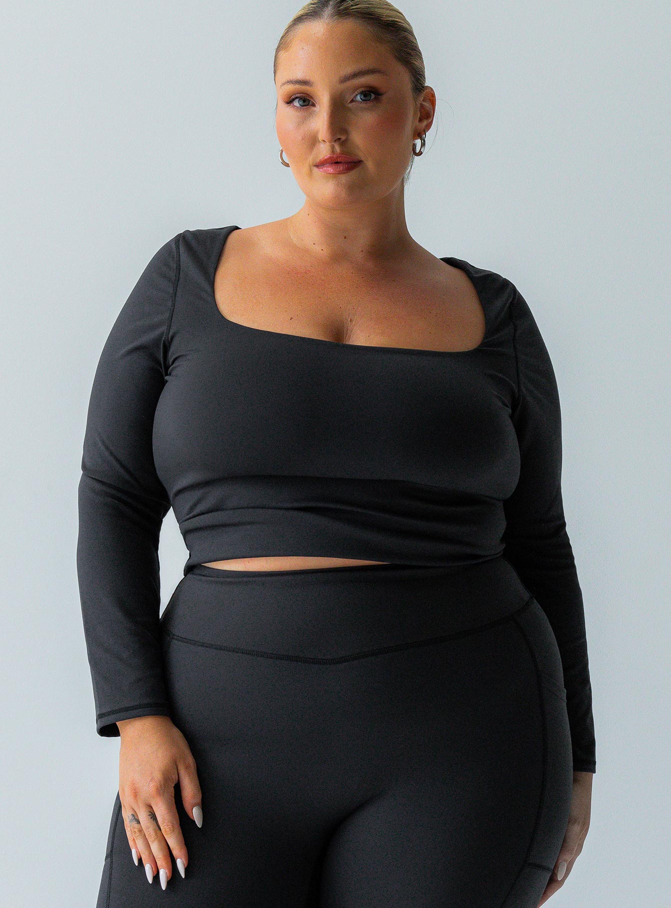 Alternative view of Thriving Activewear Top Black Curve