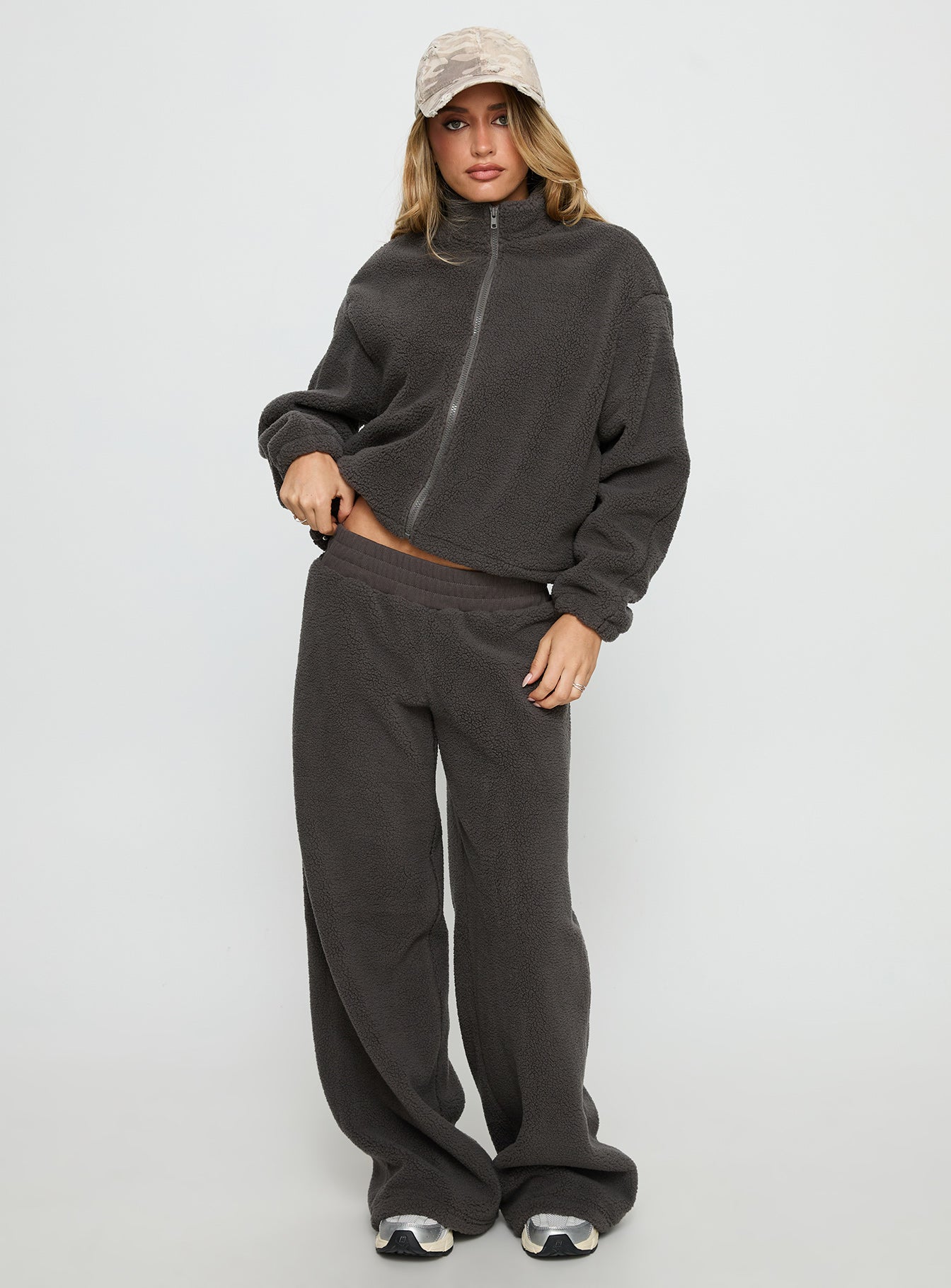 Siberia Fleece Zip Up Jumper Charcoal - Image 3