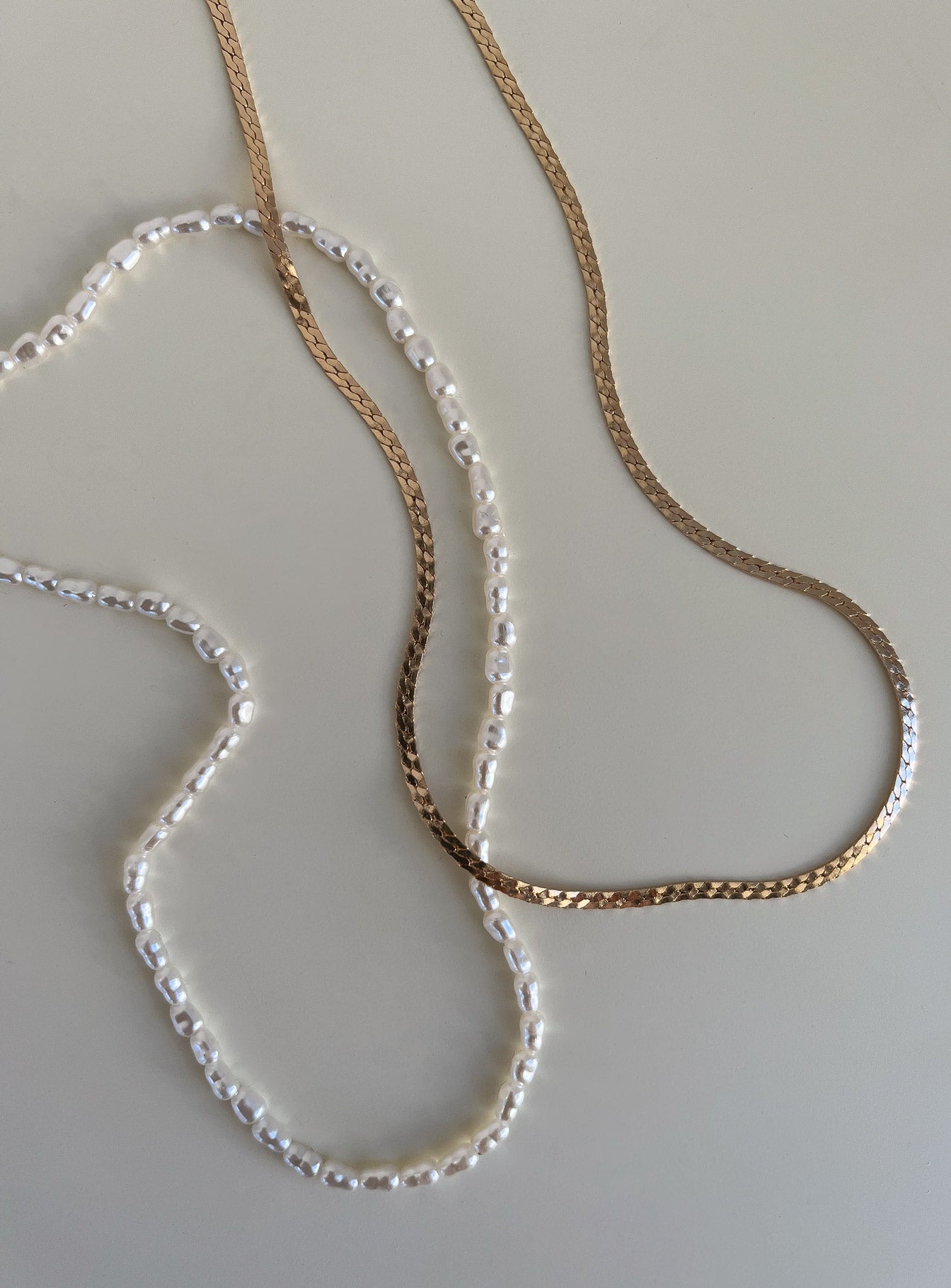 Alternative view of In The Zone Necklace Set Gold / White