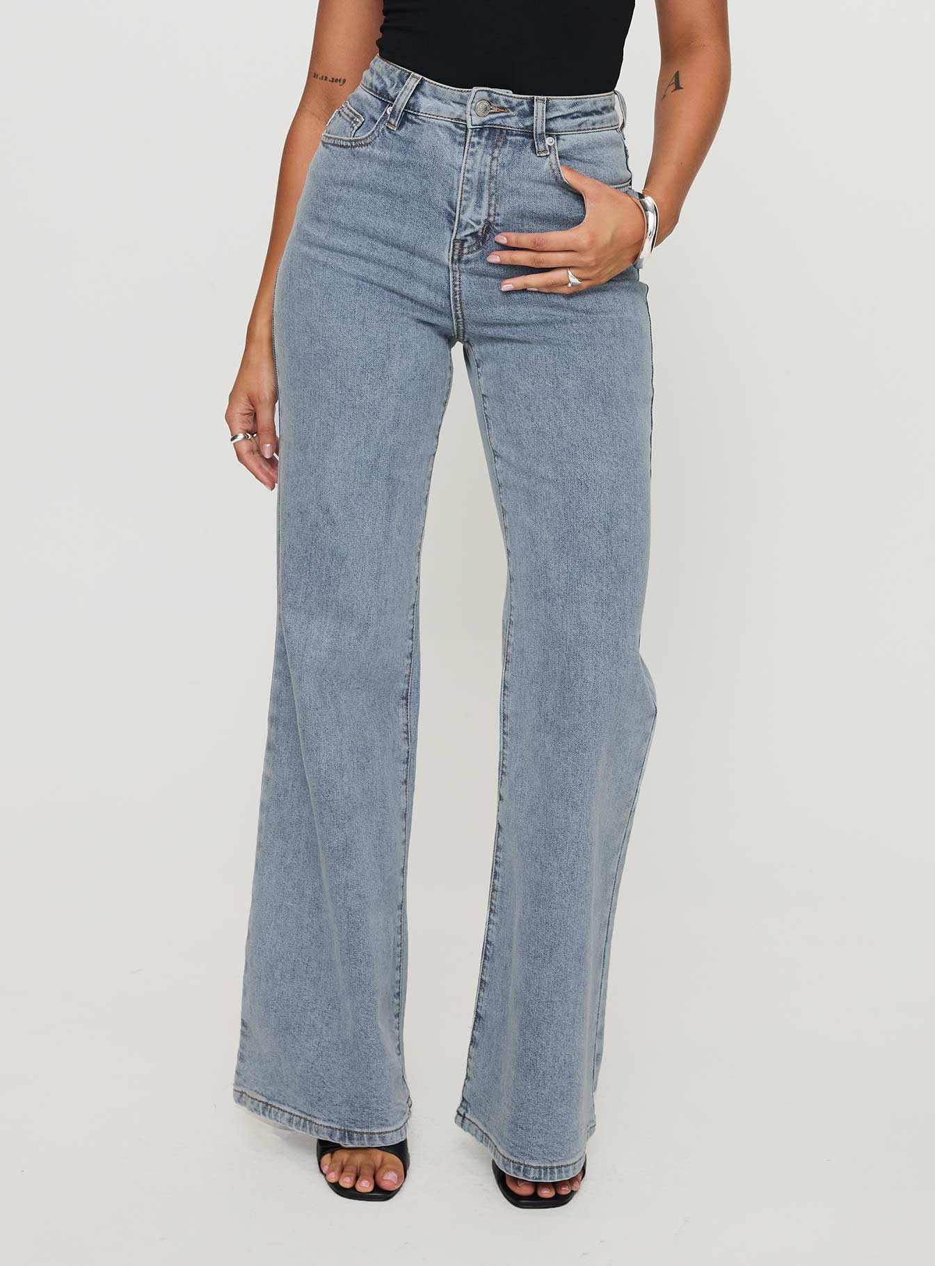 Alternative view of Thearlie High Rise Flared Jeans Light Wash