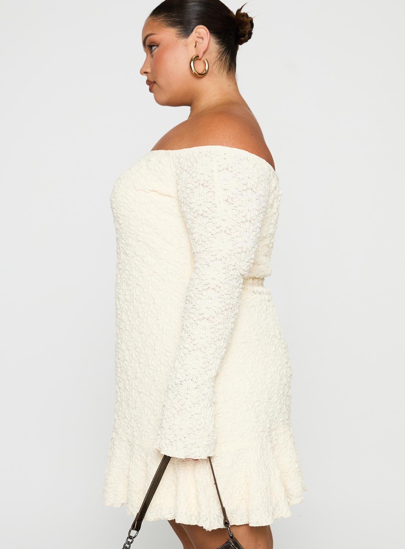 Vancesca Off Shoulder Long Sleeve Mini Dress Curve - Image 4