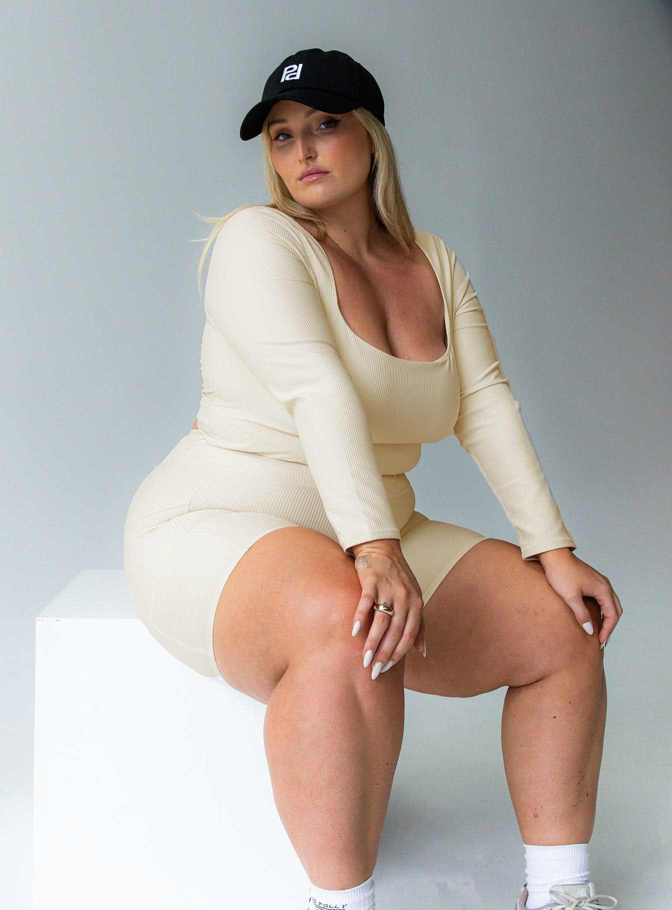 Thriving Activewear Top Latte Curve - Image 3