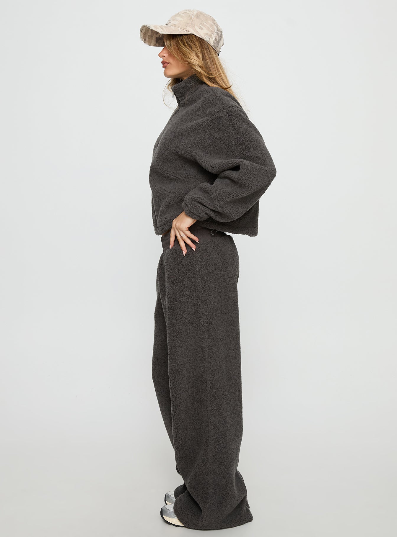 Siberia Fleece Track Pant Charcoal - Image 4