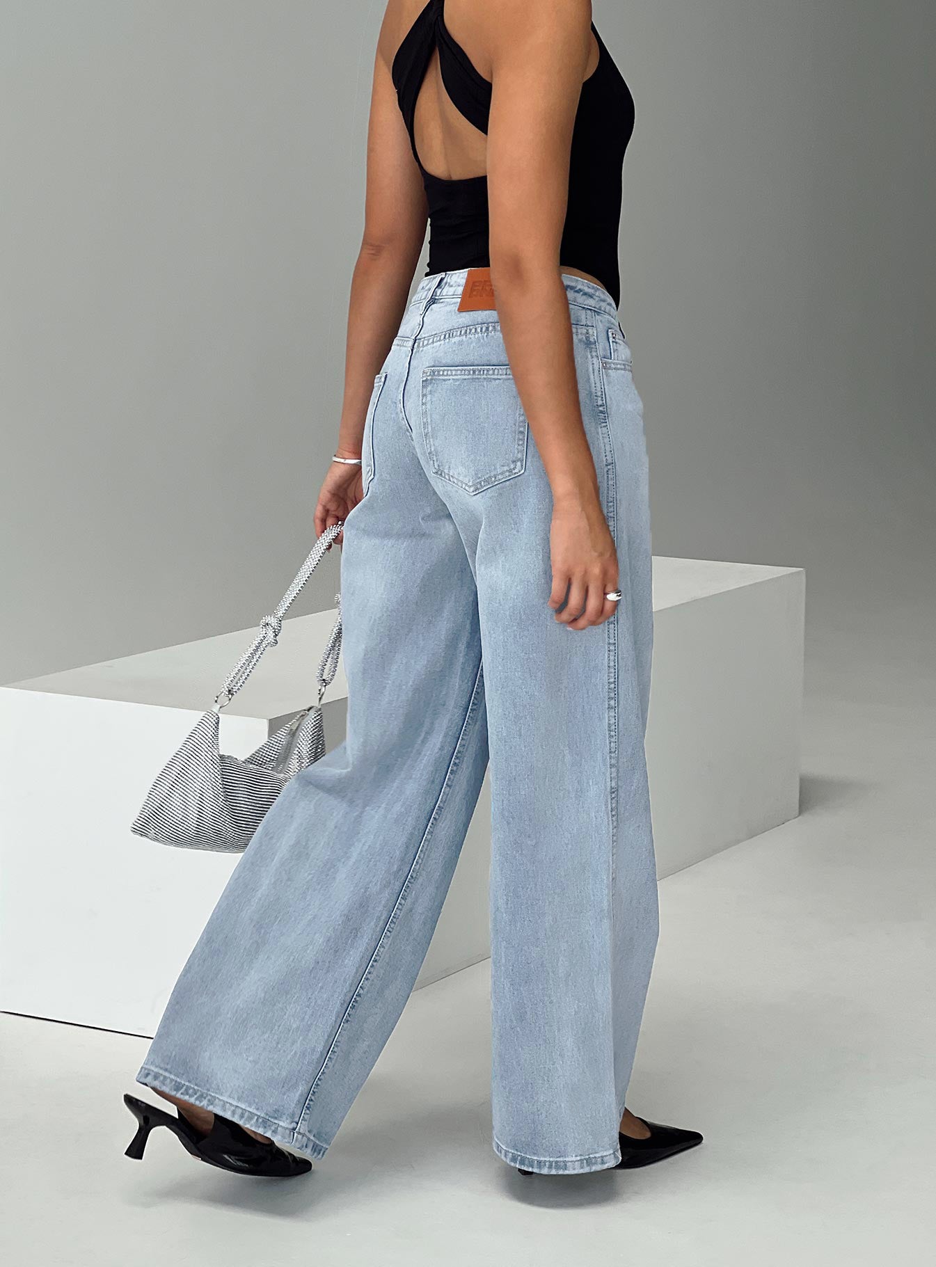 Ramos Low Rise Wide Leg Jeans Light Blue Wash Petite - Image 8