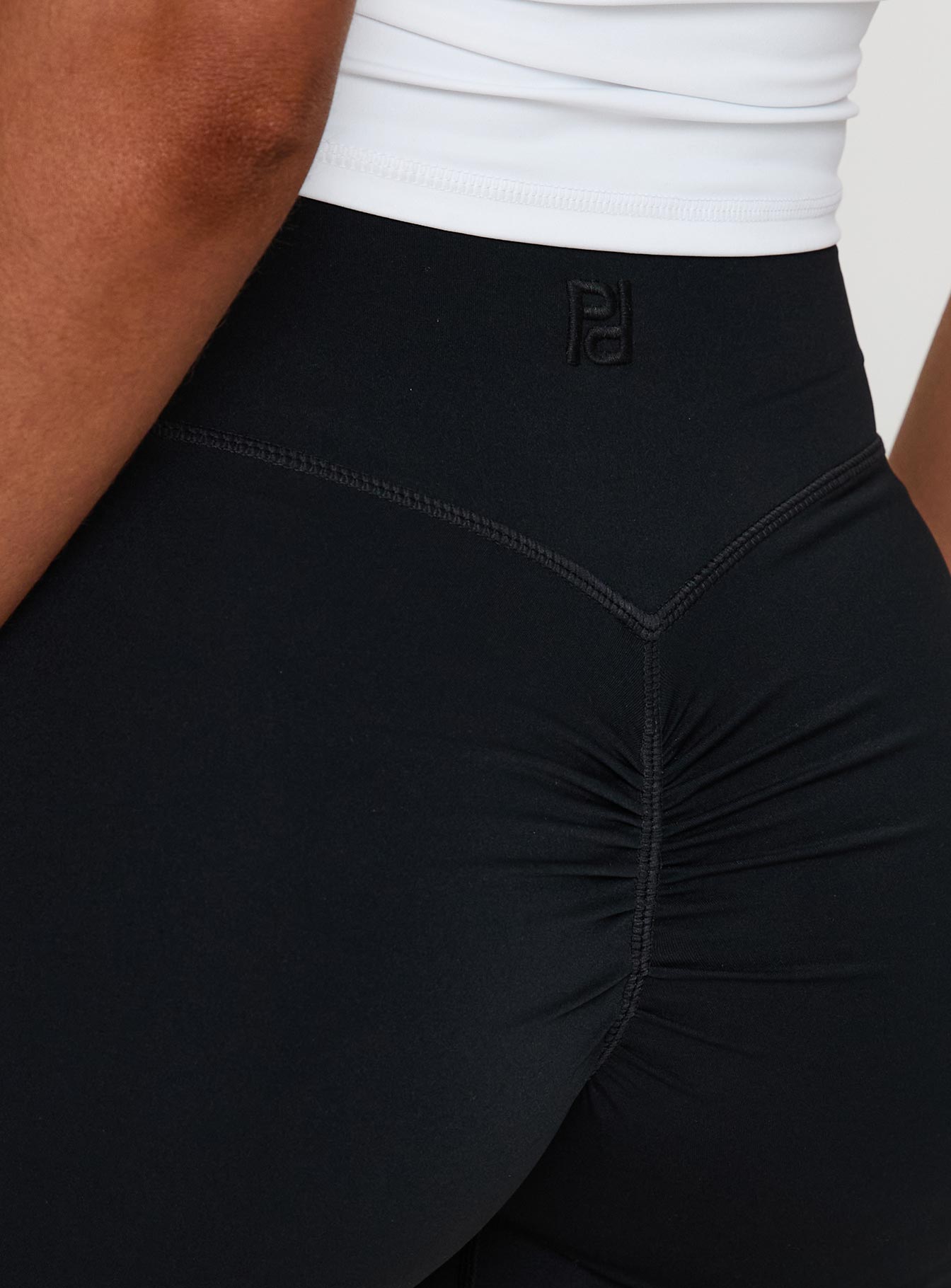 Touchdown Active Contour Short Black - Image 7
