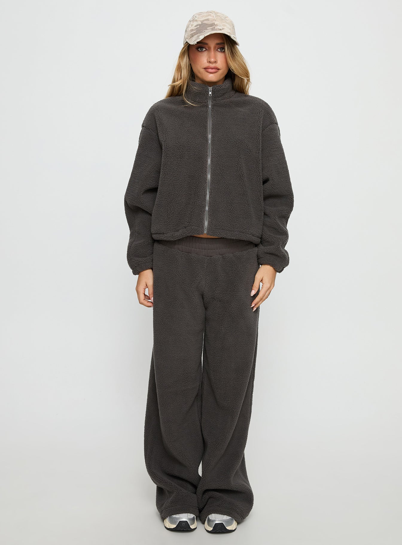 Siberia Fleece Track Pant Charcoal - Image 7