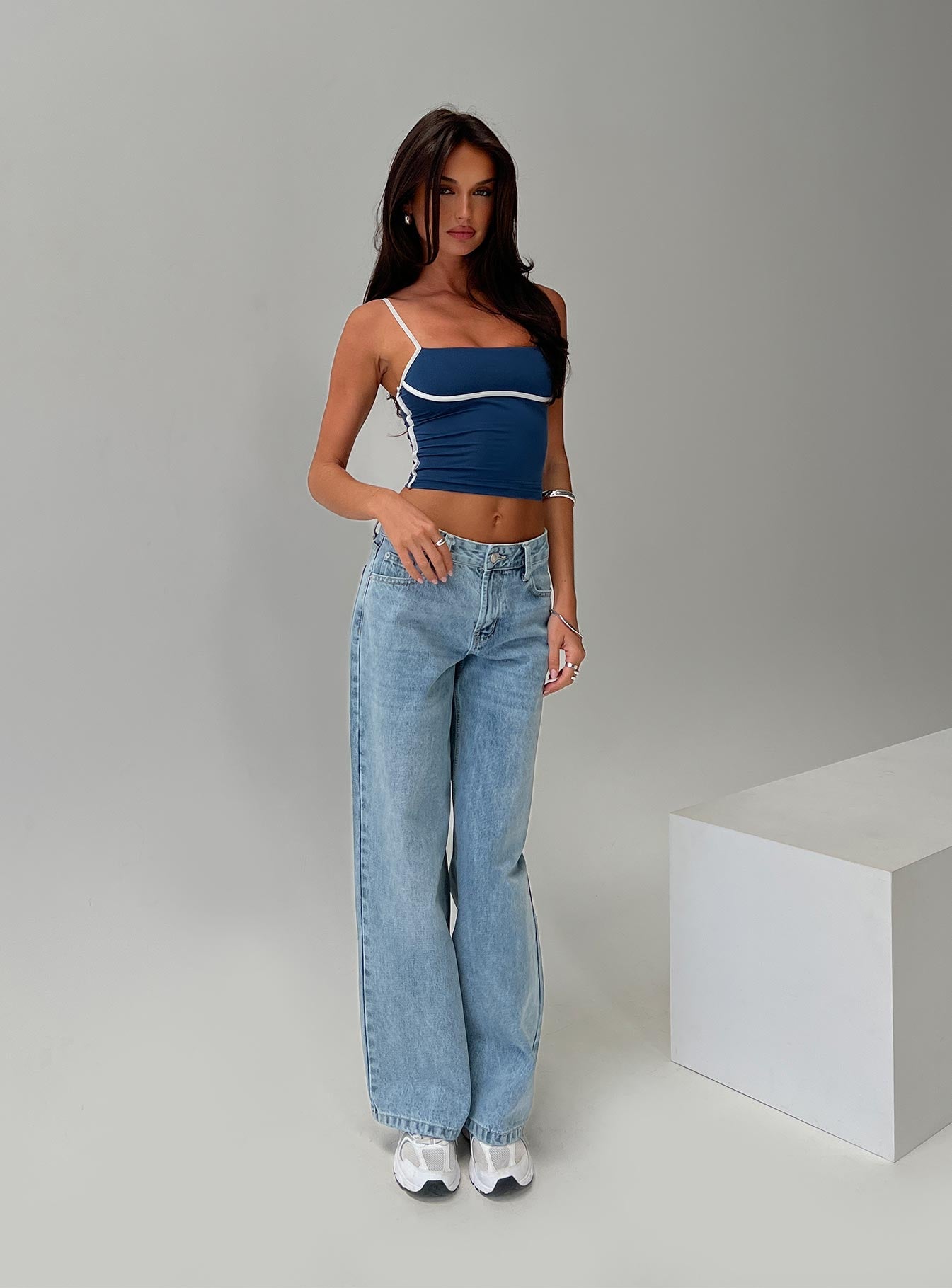 Serenitia Mid Rise Straight Leg Jeans Light Wash Tall - Image 8