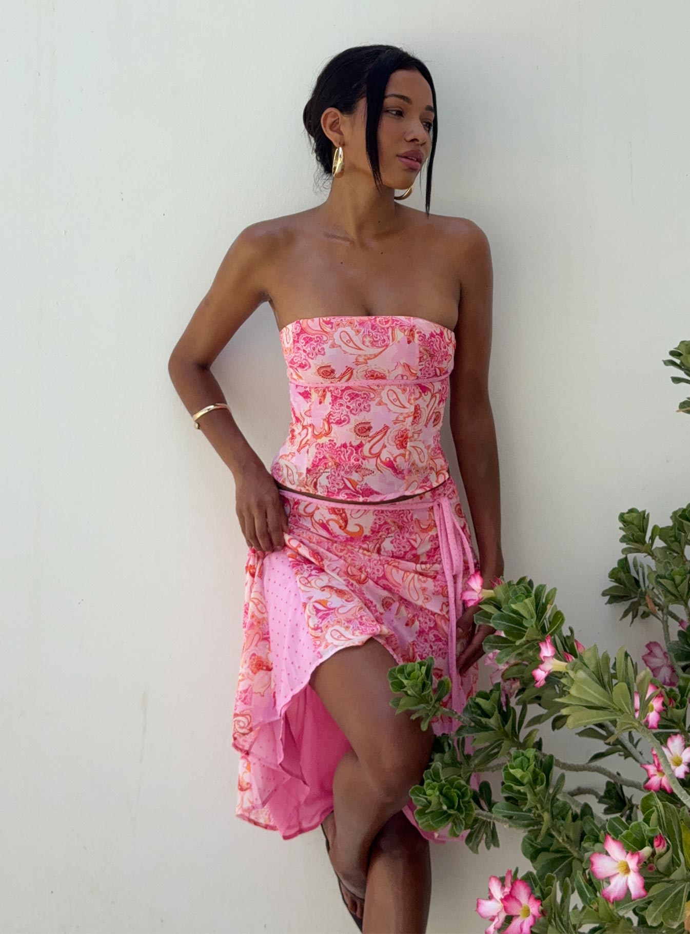 Alternative view of Tipsy Midi Skirt Pink Paisley