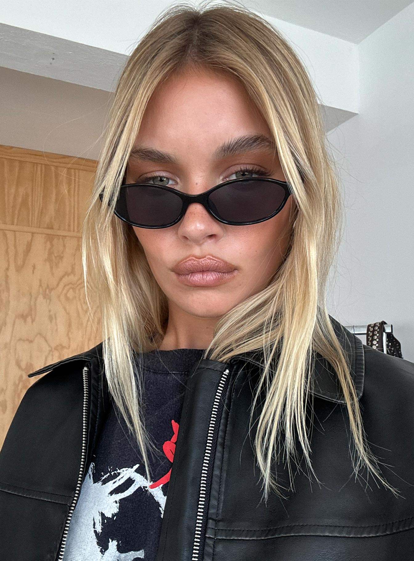 Alternative view of Wonderful World Sunglasses Black