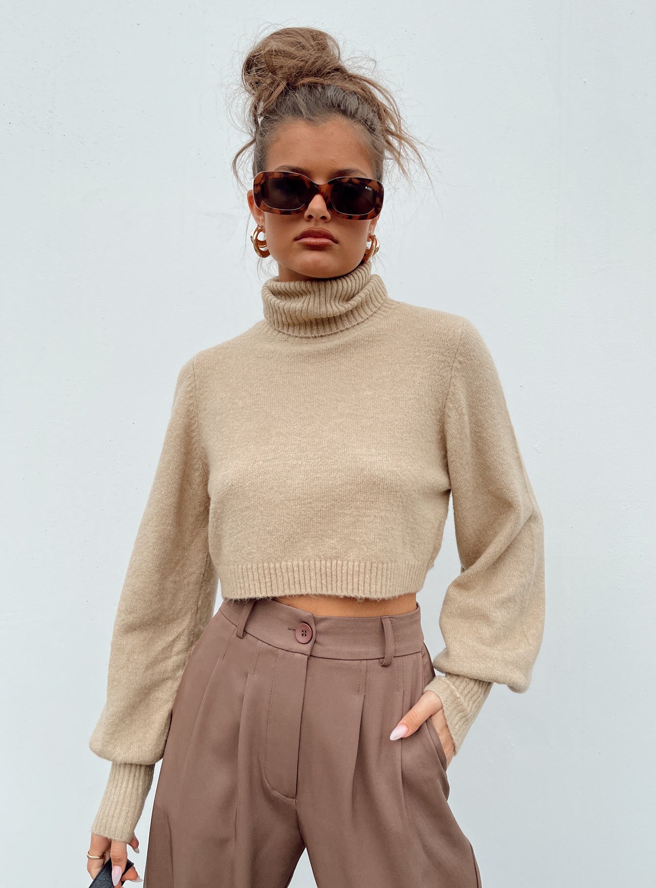 Zahara Cropped Turtleneck Sweater Beige - Image 3