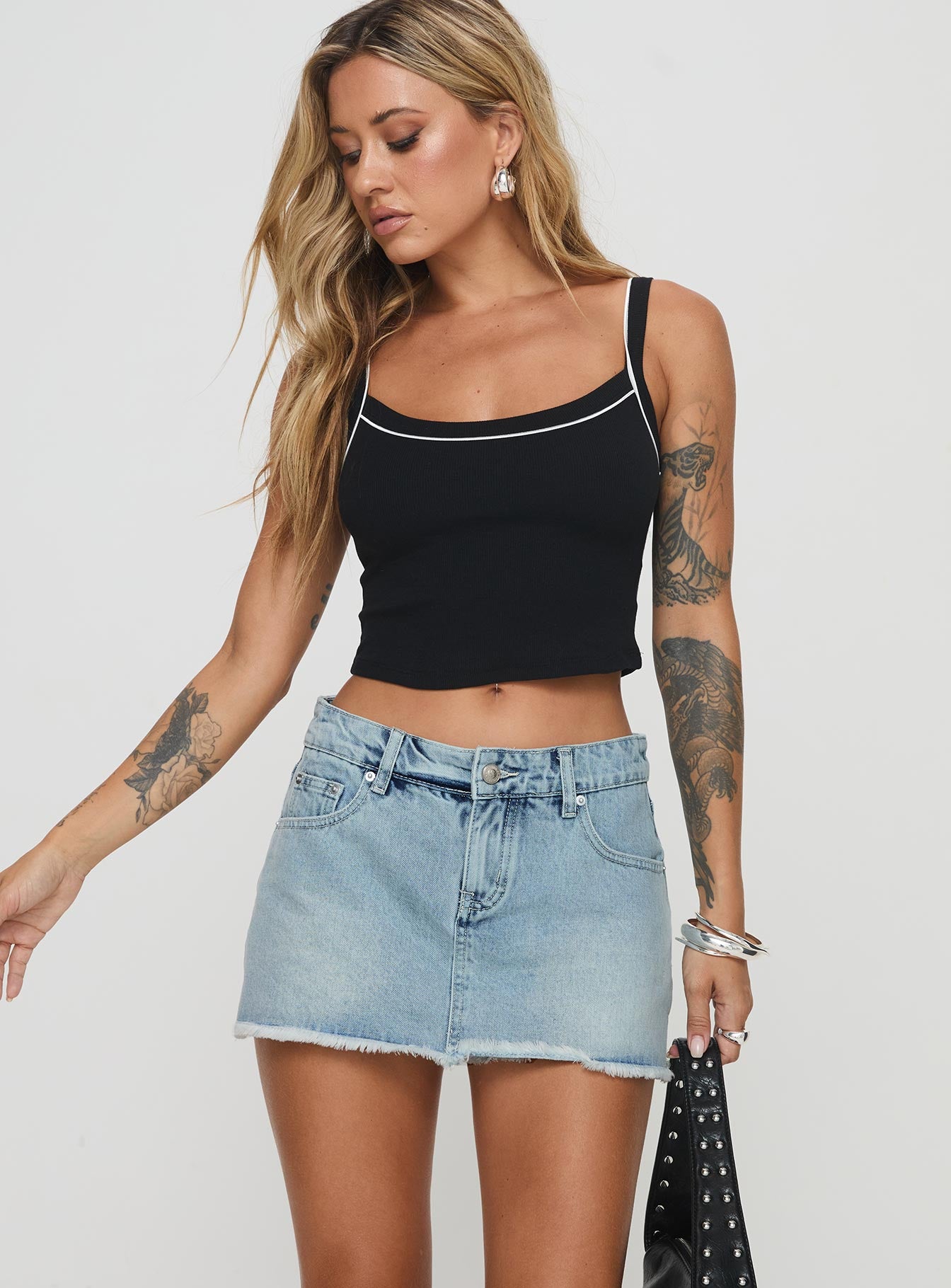 Mitzo Mid Rise Denim Skort Light Wash - Image 2