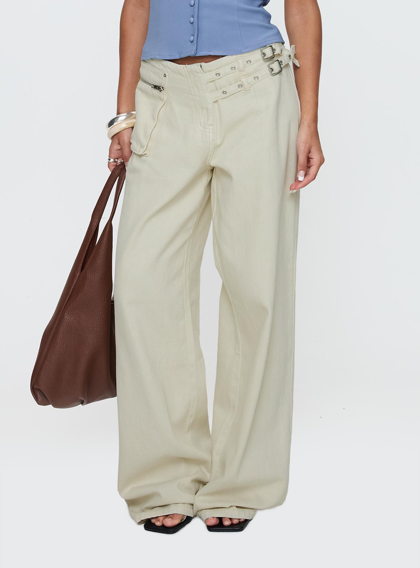 Alternative view of Paltrow Mid Rise Wide Leg Cargo Jeans Cream Petite