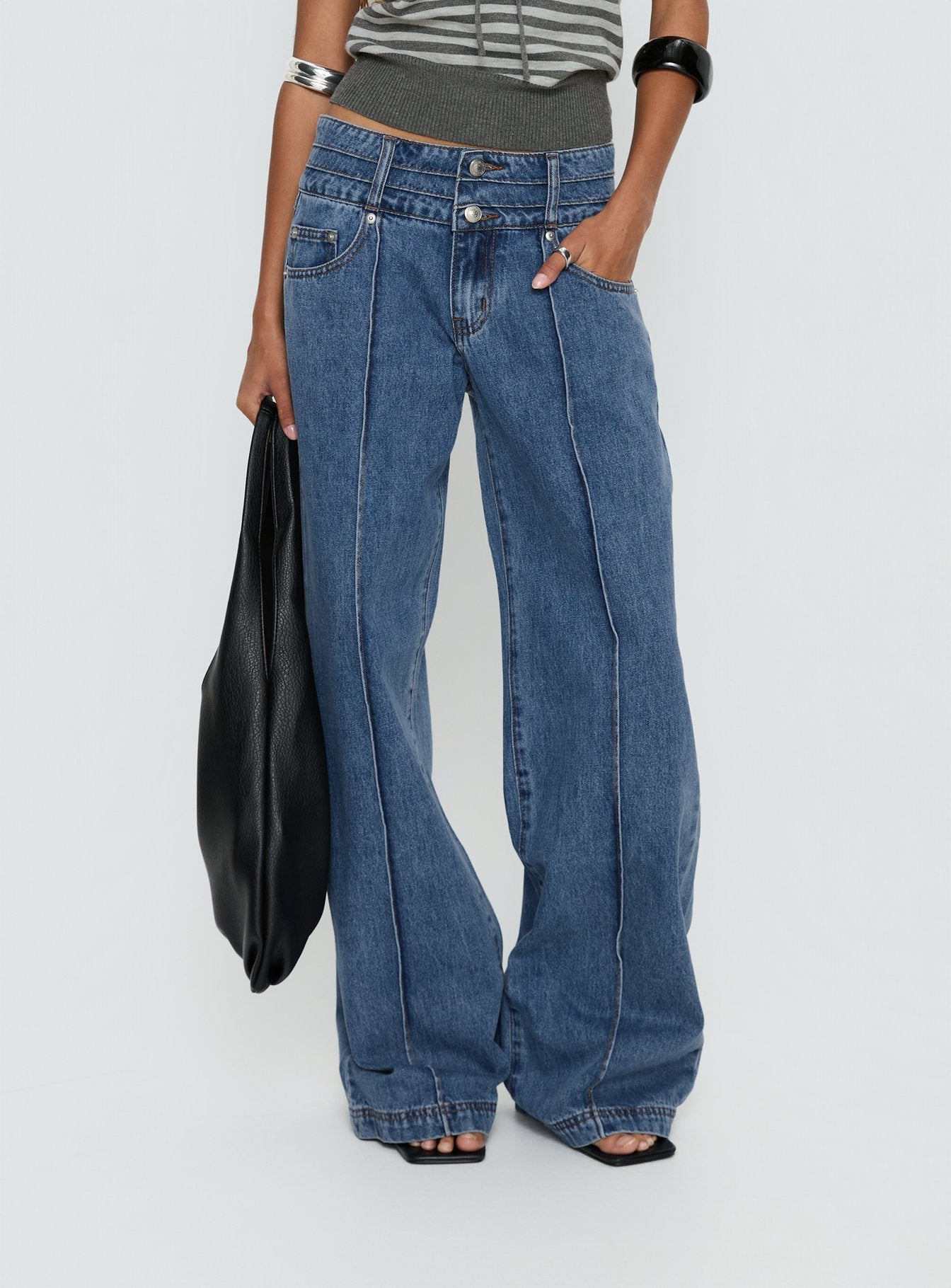 Alternative view of Hannalee Low Rise Wide Leg Jeans Mid Blue Wash