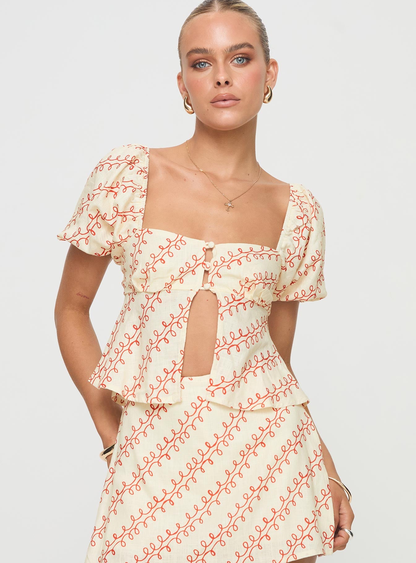 Alternative view of Passionfruit Linen Blend Top Multi