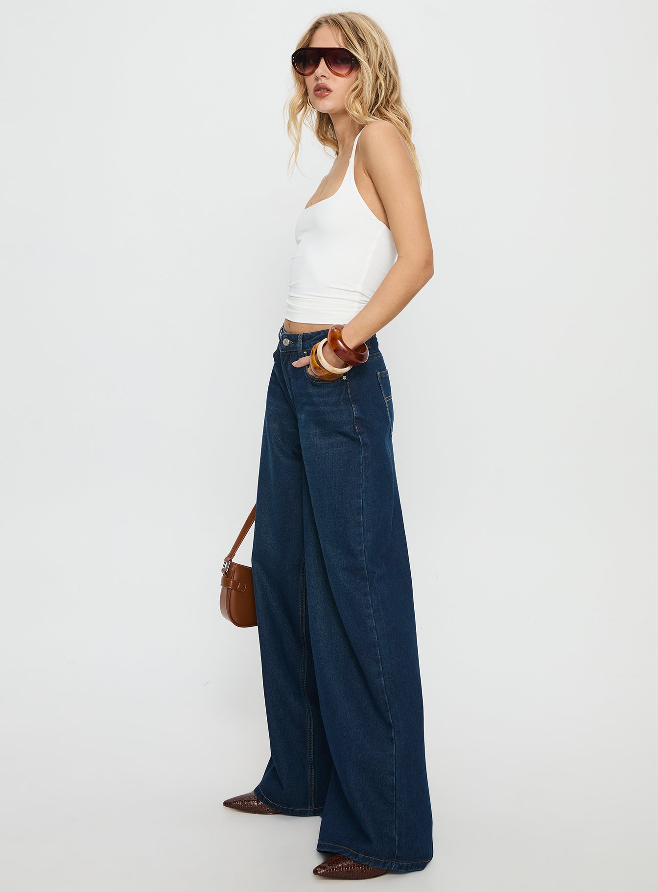 Naylor Mid Rise Wide Leg Jeans Mid Blue Denim Petite - Image 4