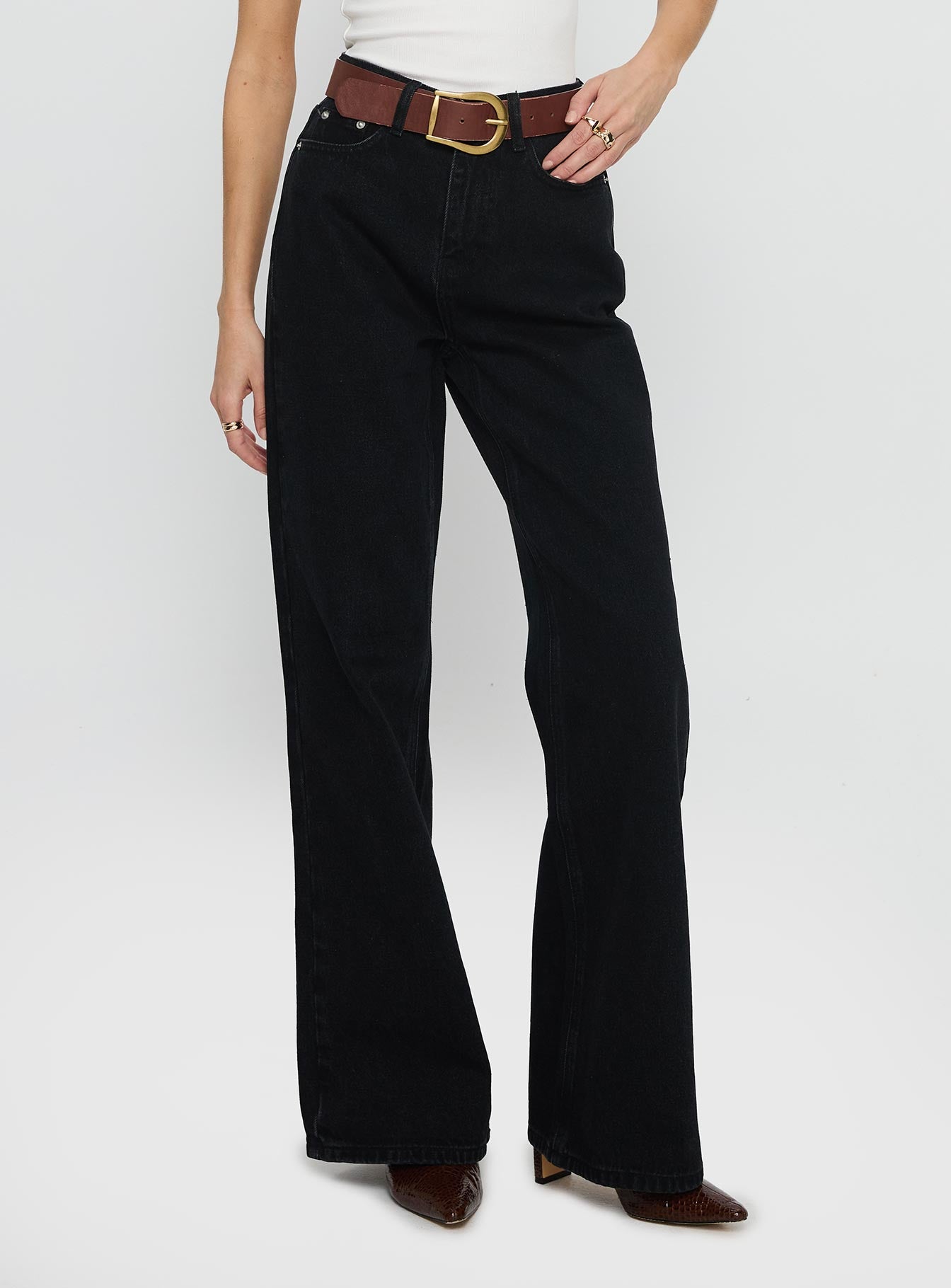 Alternative view of Maple Mid Rise Flare Washed Black