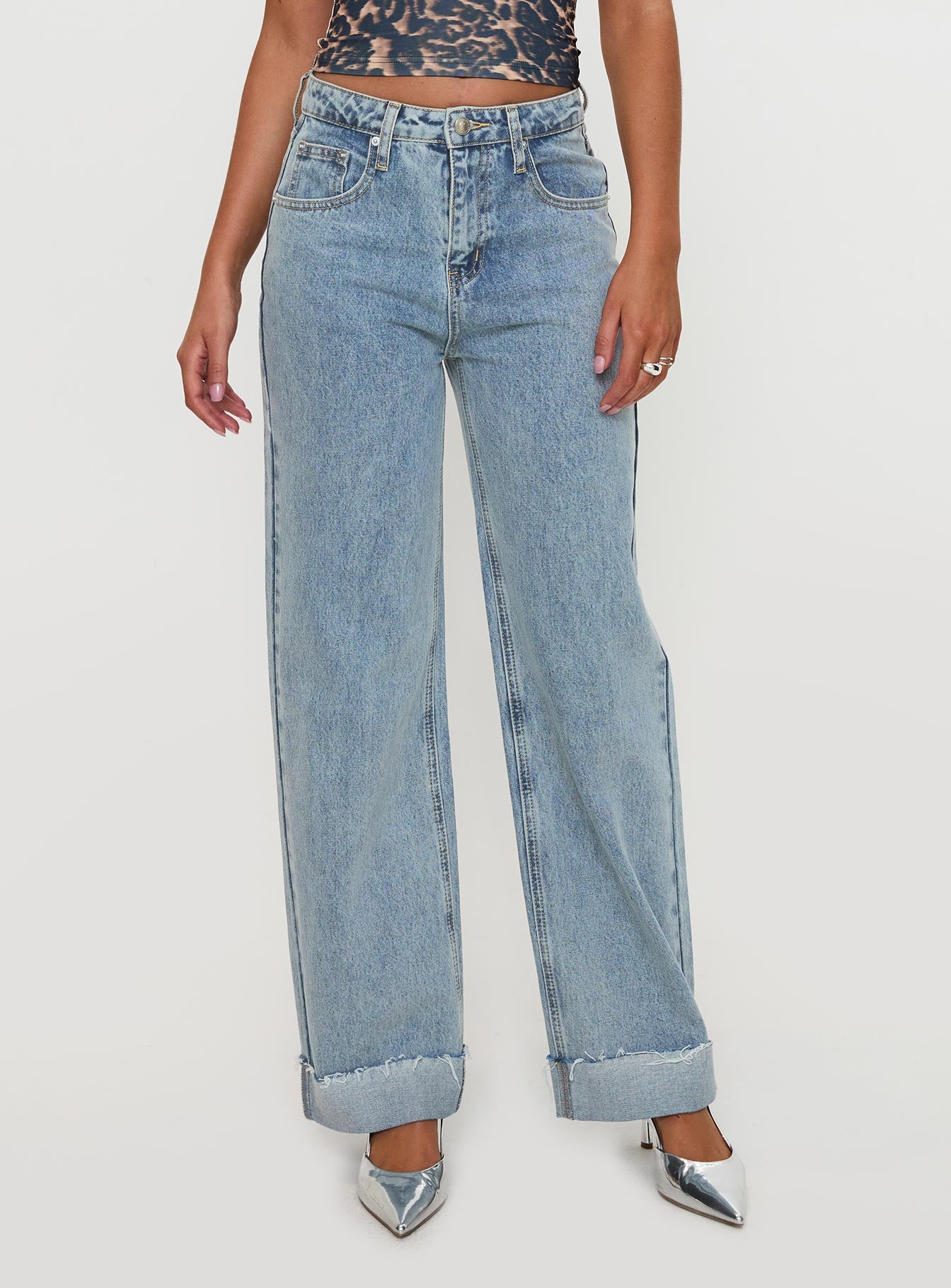 Alternative view of Ollie Mid Rise Straight Leg Jean Light Wash Denim