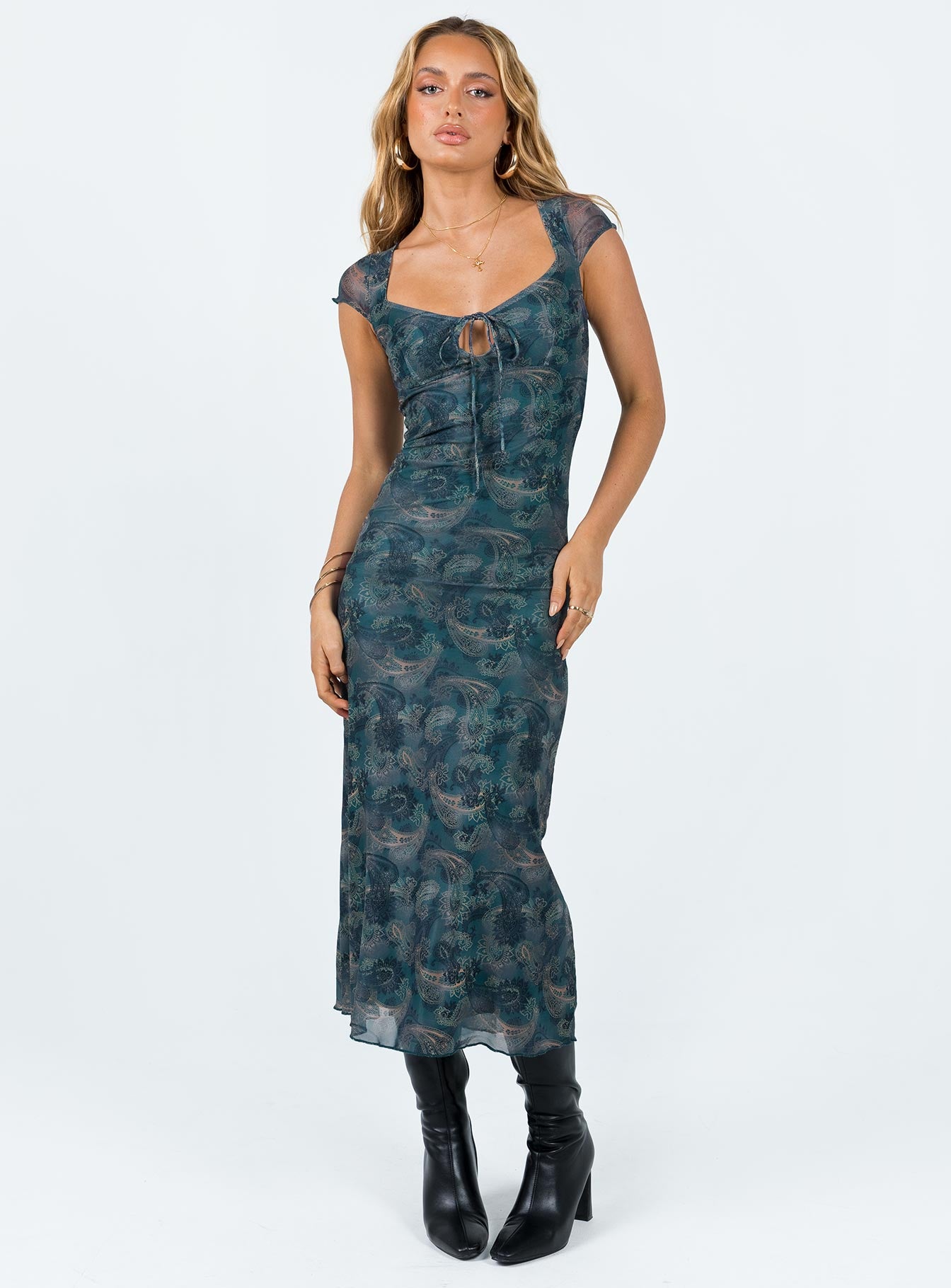 Alternative view of Motel Lunama Dress Tonal Blue Paisley