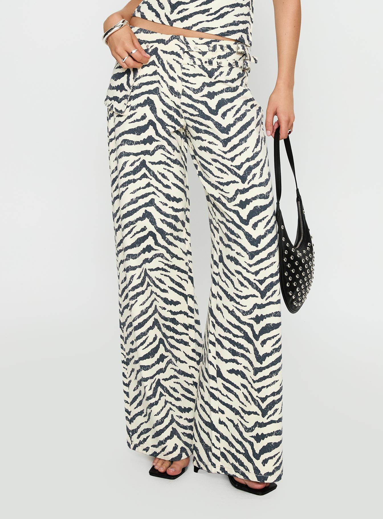 Alternative view of Paltrow Mid Rise Wide Leg Cargo Jeans Zebra