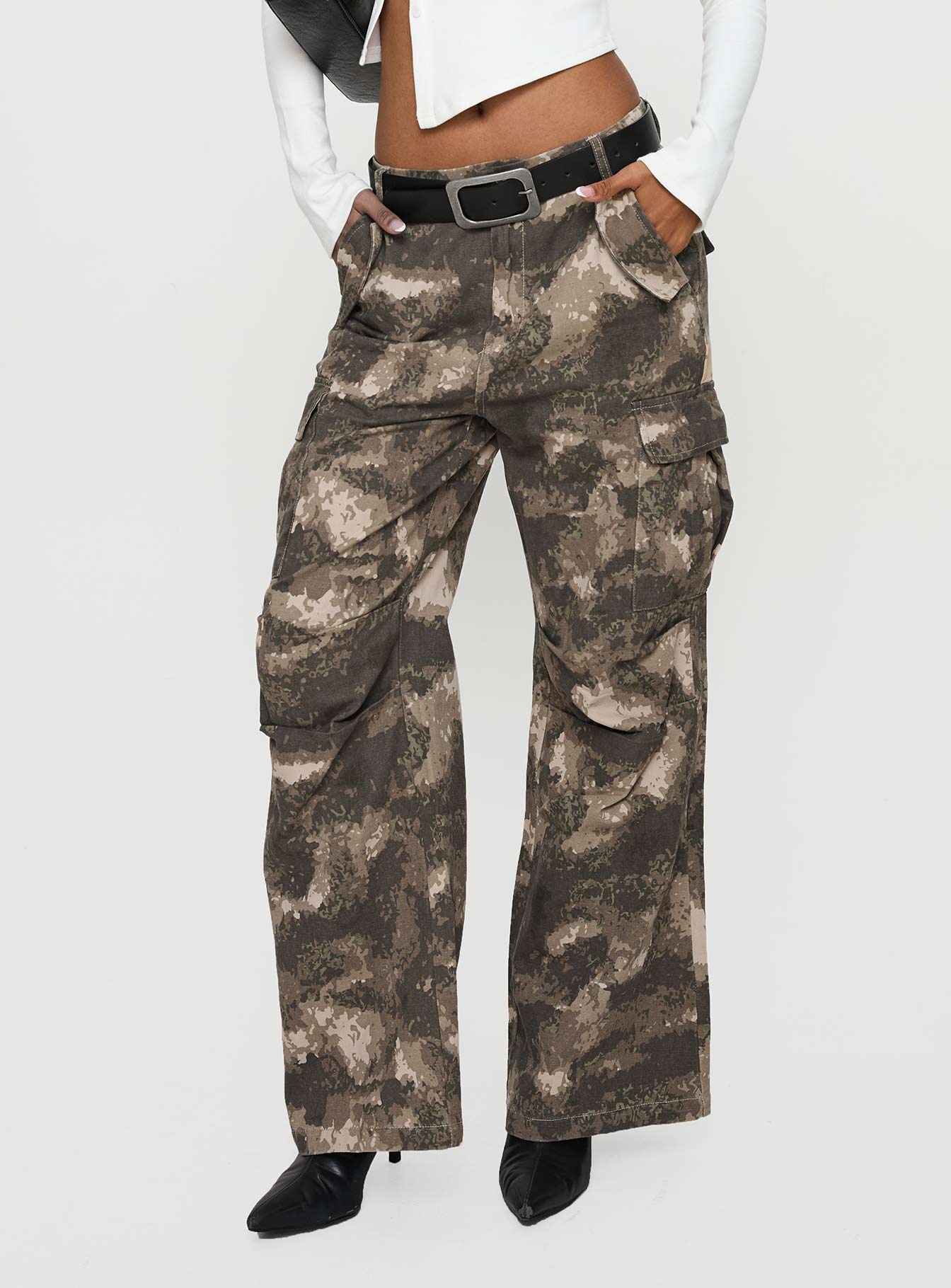 Alternative view of Mischief Camo Pants Green