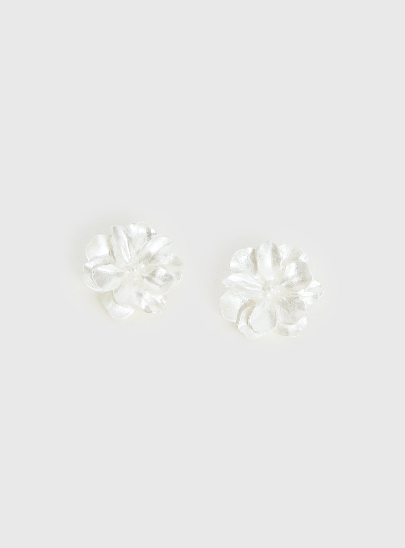 Alternative view of Livvy Floral Stud Earrings White