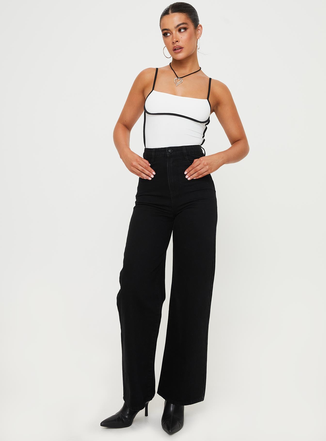 Alternative view of Nicolo High Rise Straight Leg Jeans Black