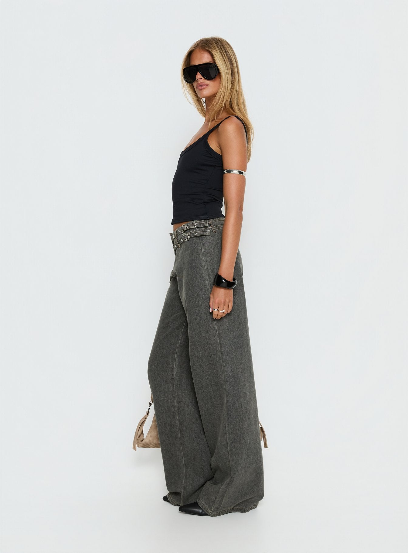 Paltrow Mid Rise Wide Leg Cargo Jeans Washed Grey - Image 4