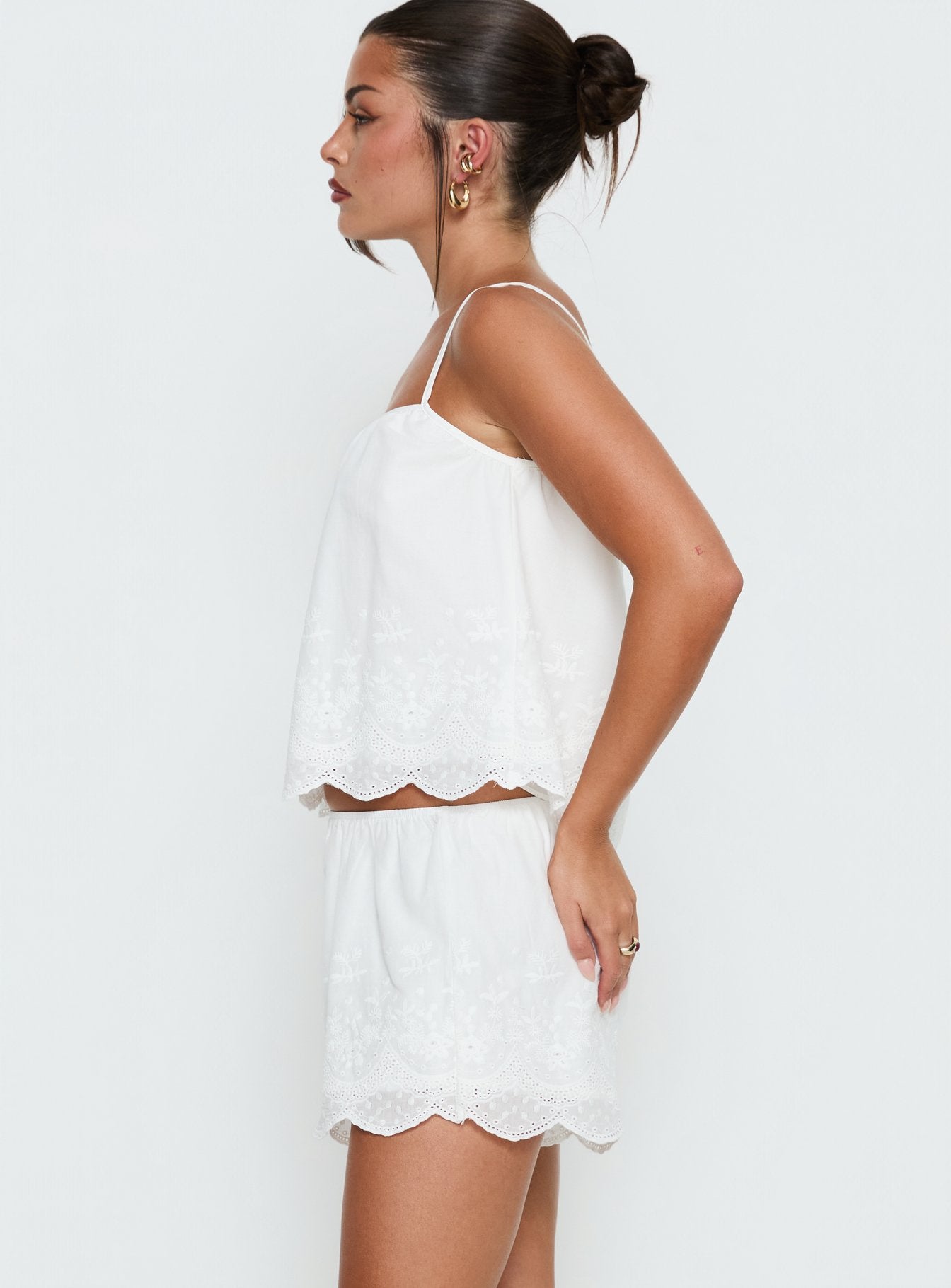 Madison Avenue Embroidered Detail Shorts White - Image 4