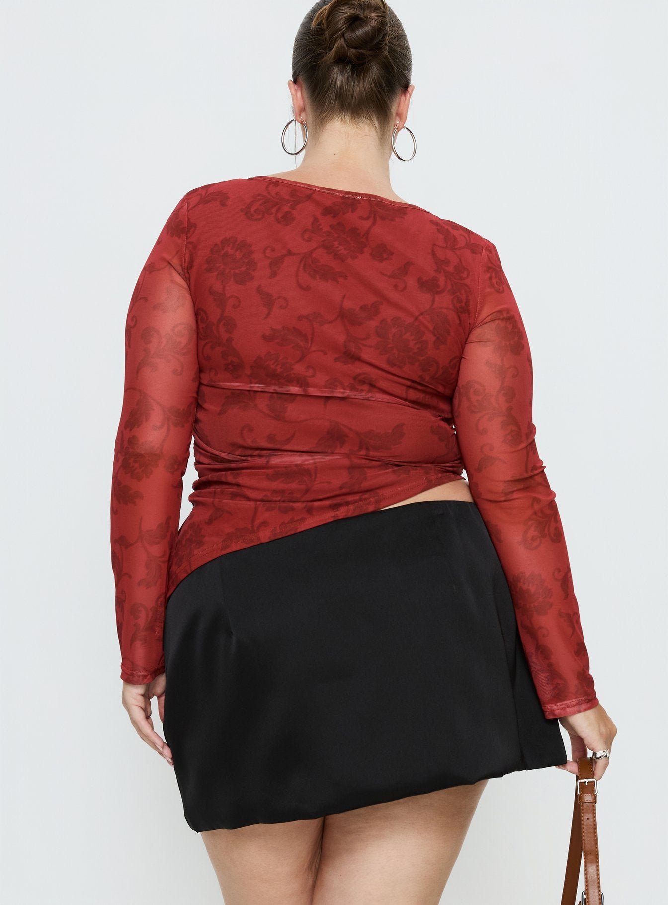 Nadya Satin Tailored Mini Skirt Black Curve - Image 5