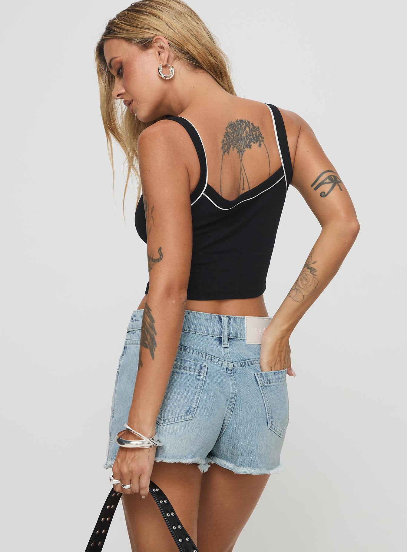 Mitzo Mid Rise Denim Skort Light Wash - Image 5