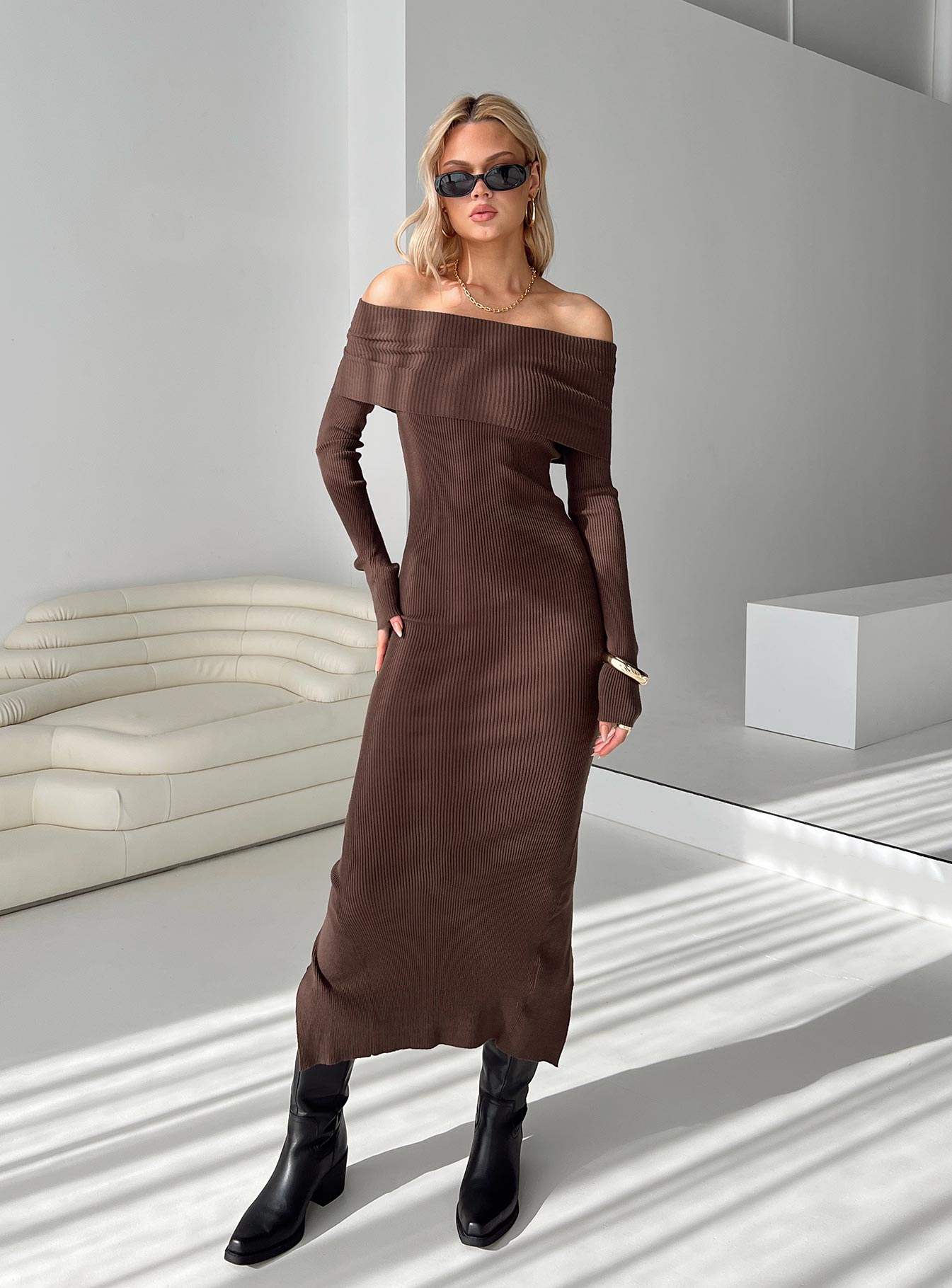 Phylis Off The Shoulder Maxi Dress Chocolate - Image 6